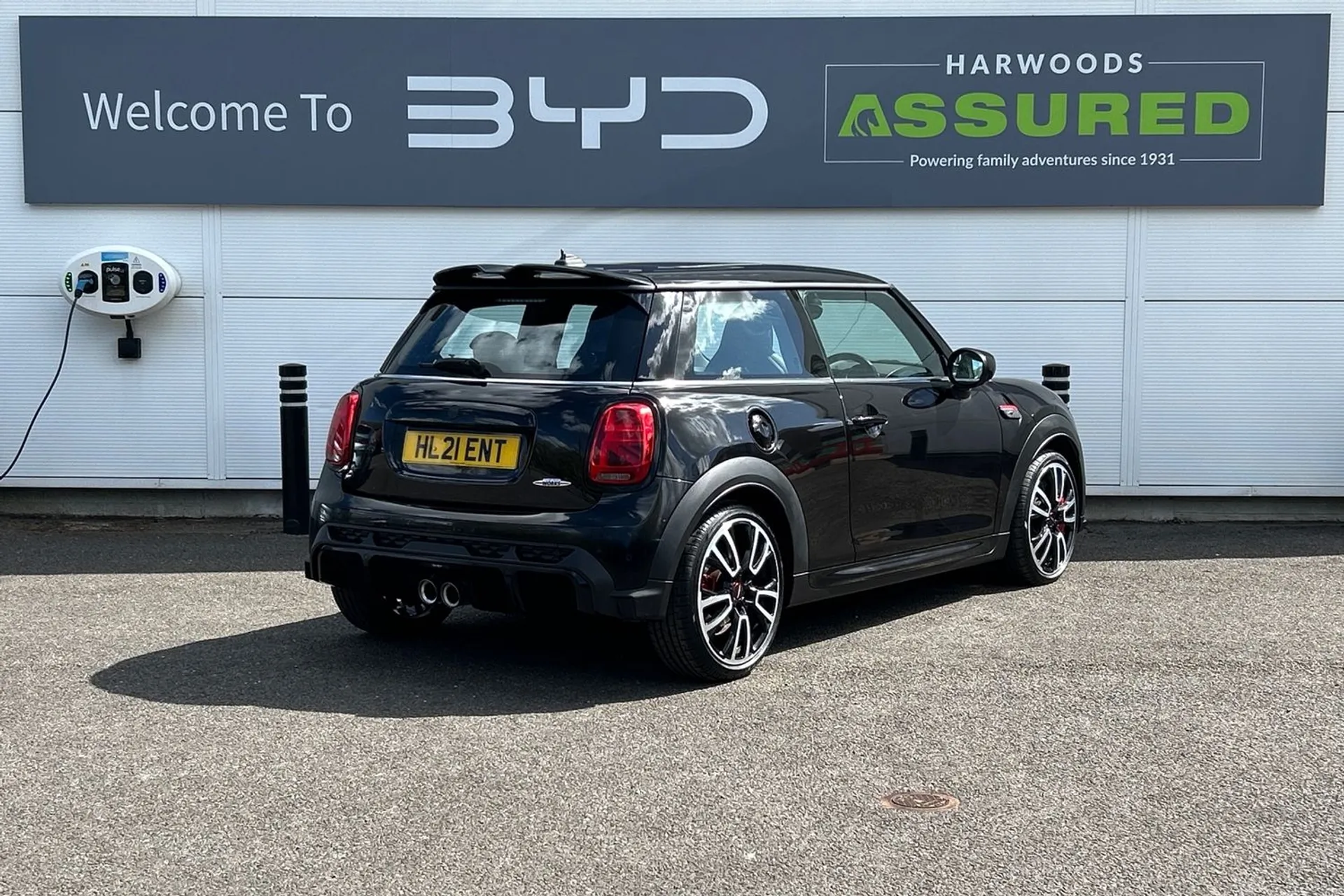 MINI HATCHBACK thumbnail image number 7