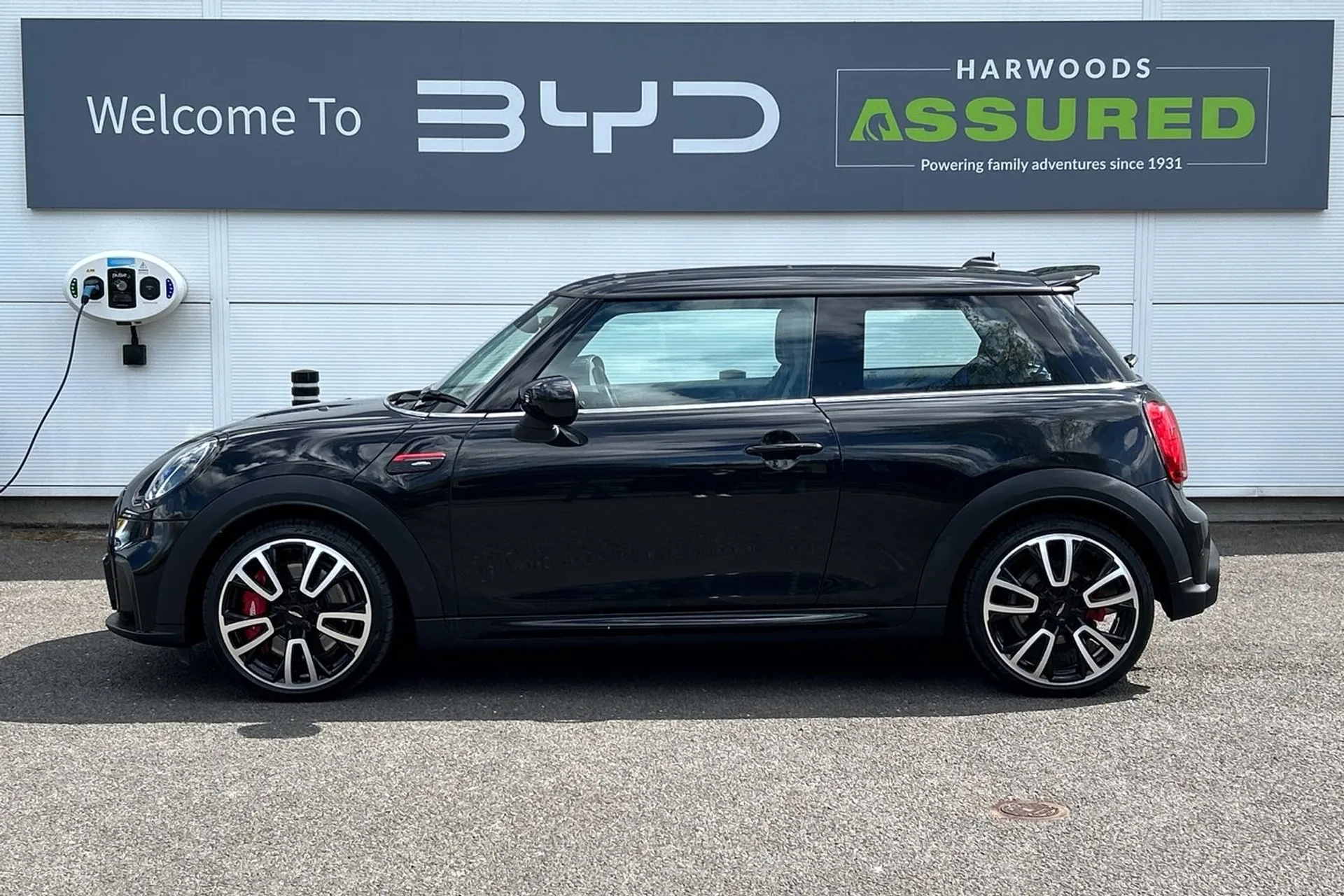 MINI HATCHBACK thumbnail image number 15