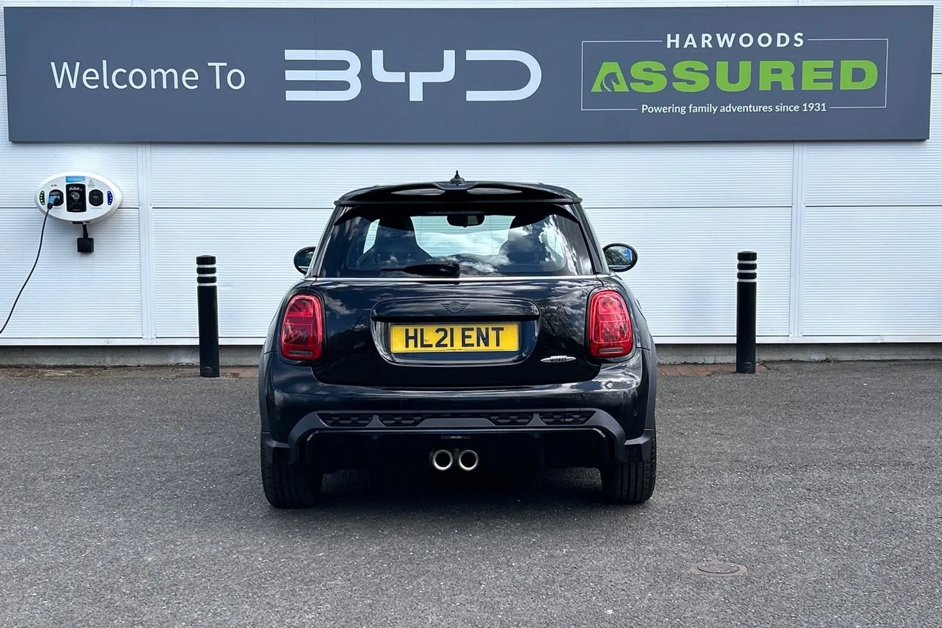 MINI HATCHBACK thumbnail image number 8