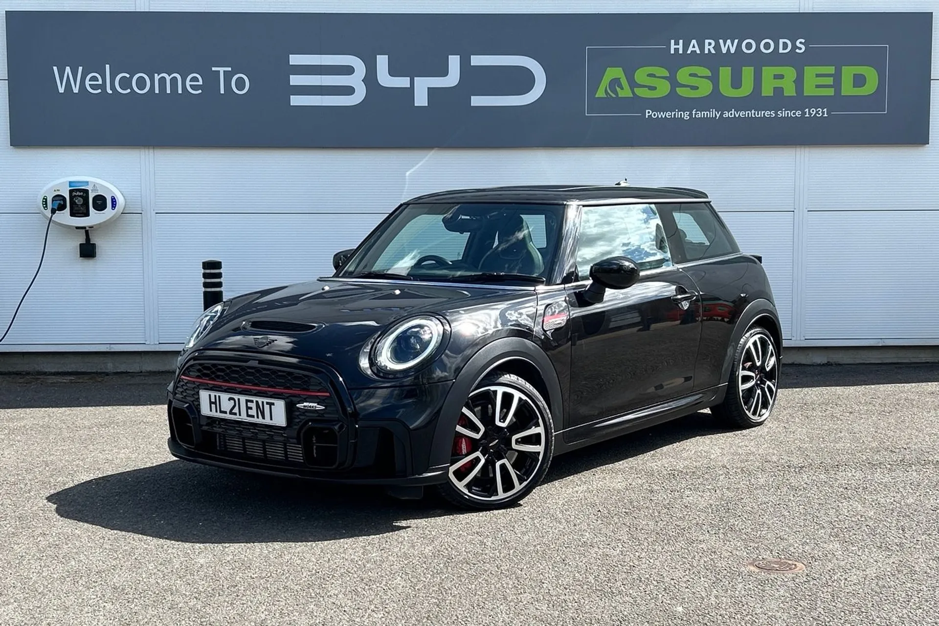 MINI HATCHBACK thumbnail image number 16