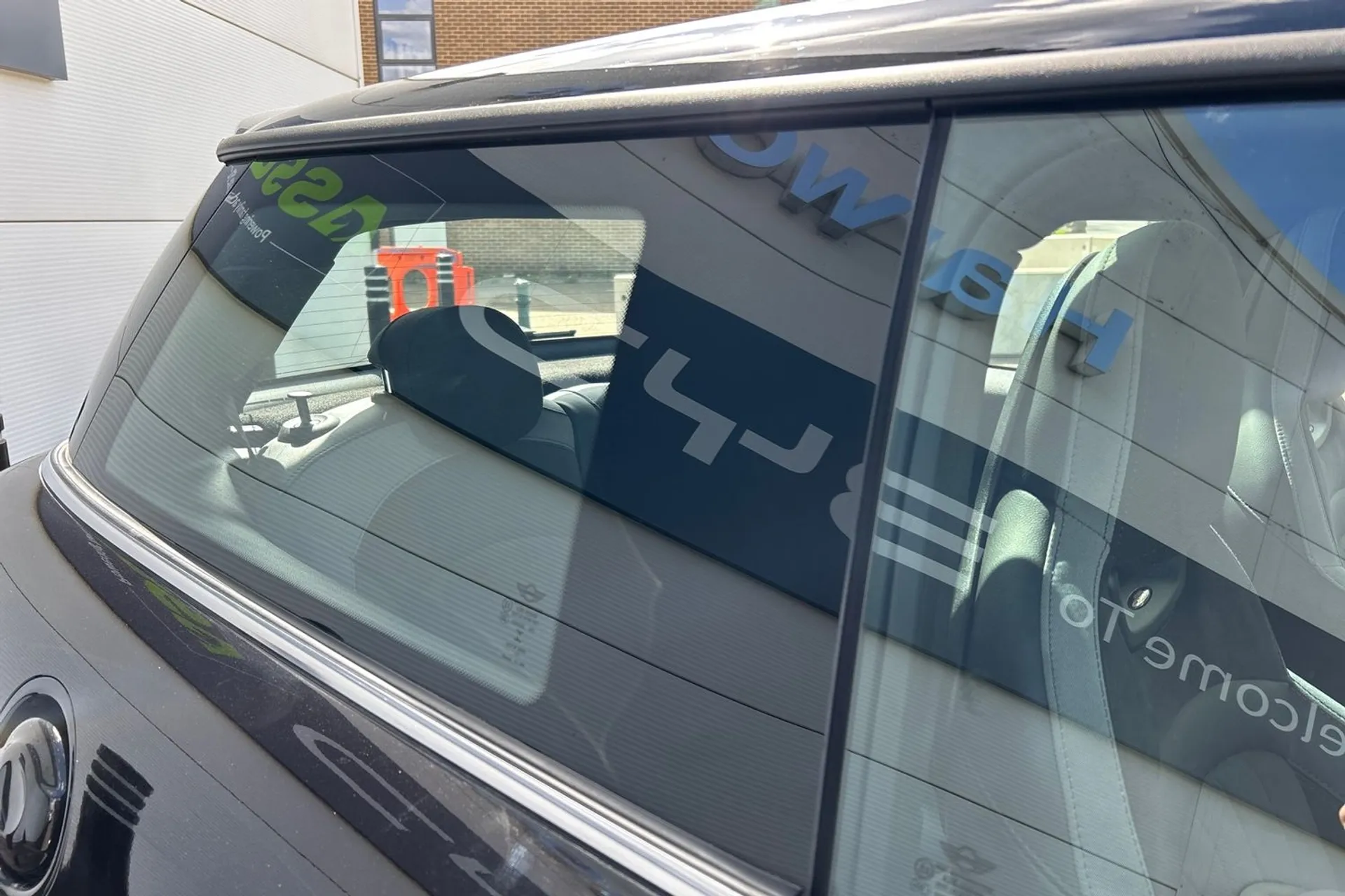 MINI HATCHBACK thumbnail image number 22