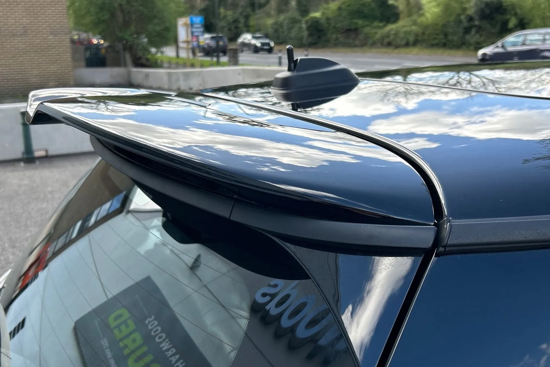 MINI HATCHBACK thumbnail image number 21