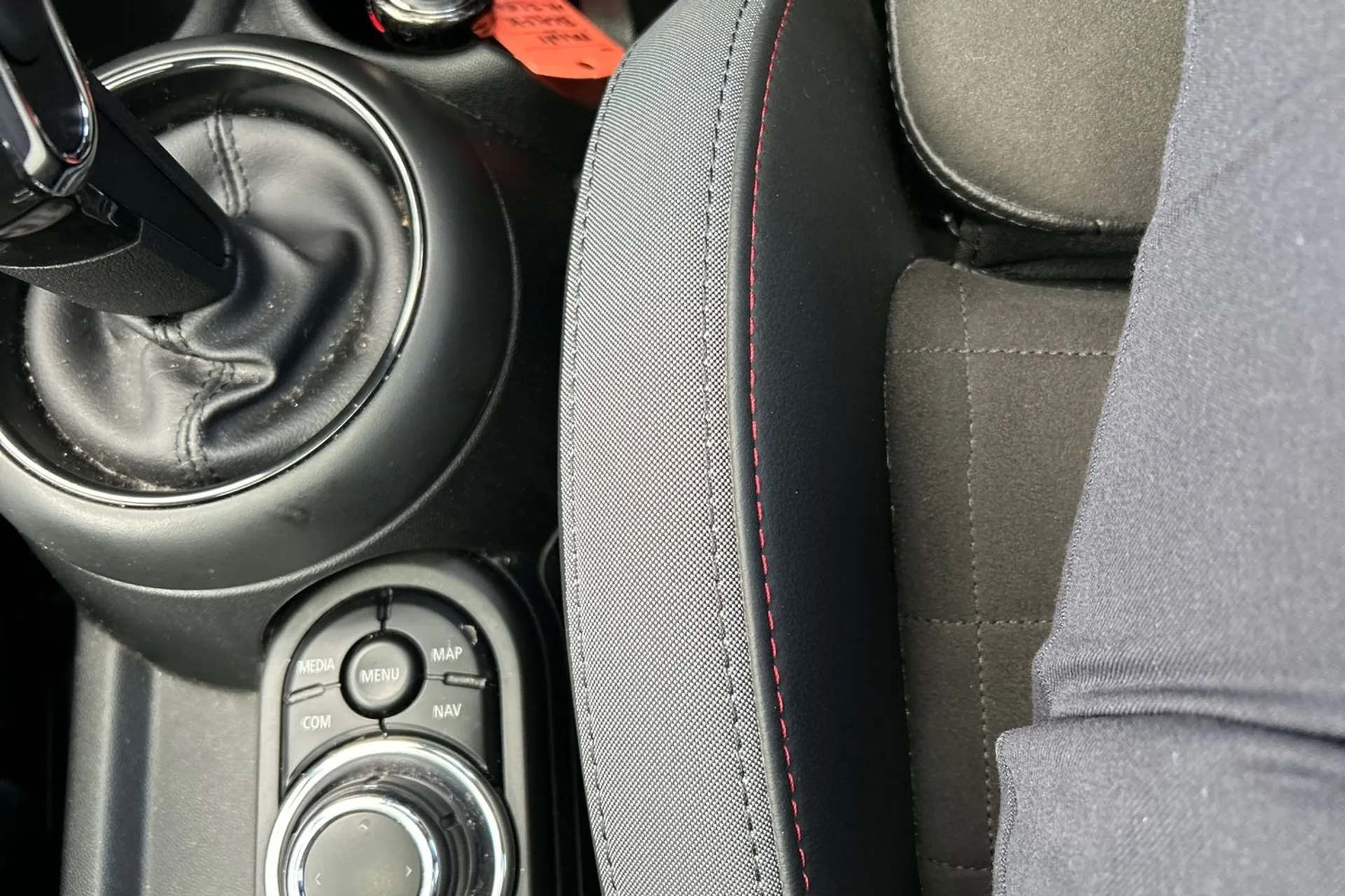 MINI HATCHBACK thumbnail image number 34