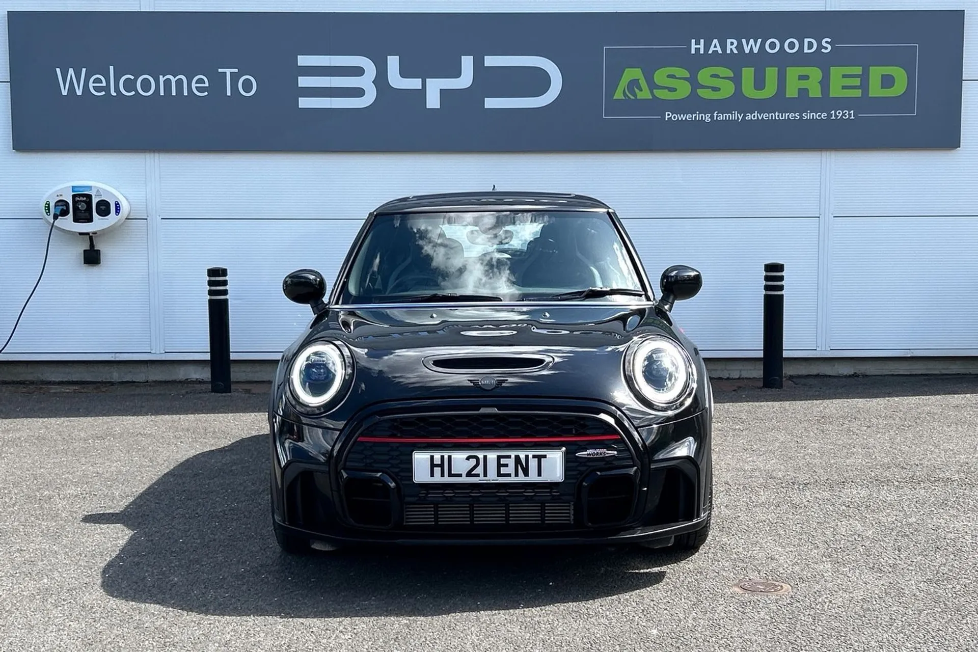MINI HATCHBACK thumbnail image number 17