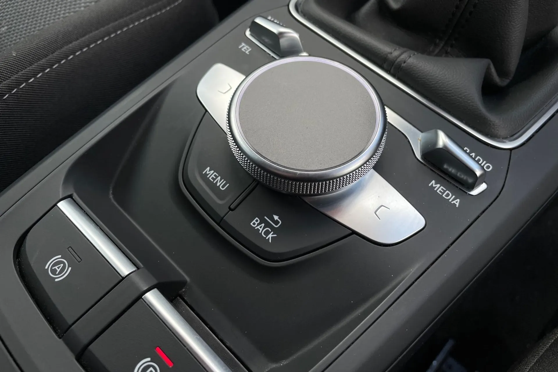 Audi Q2 thumbnail image number 34