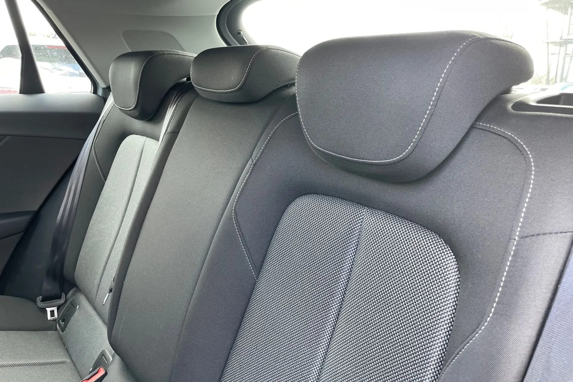Audi Q2 thumbnail image number 33