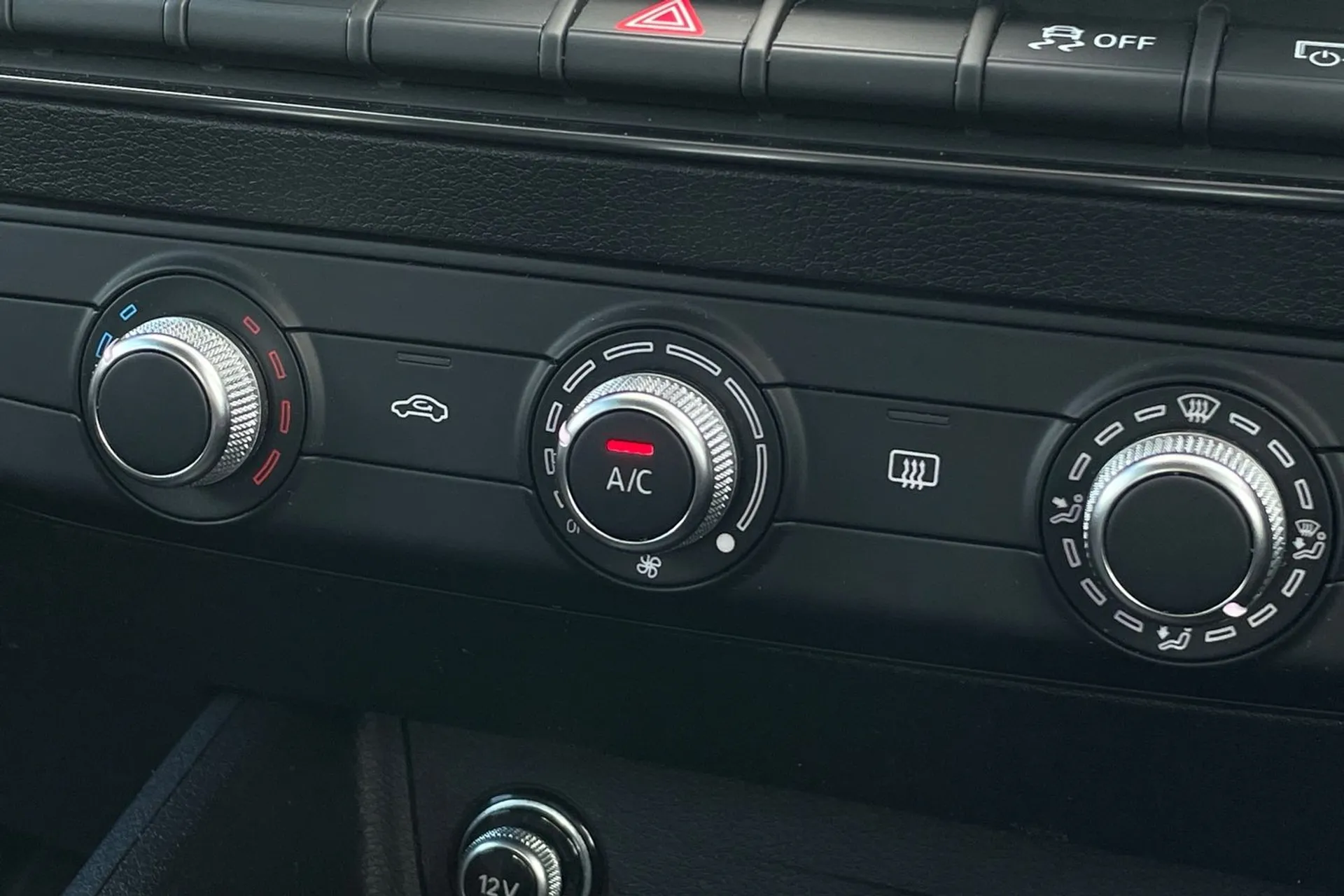 Audi Q2 thumbnail image number 30