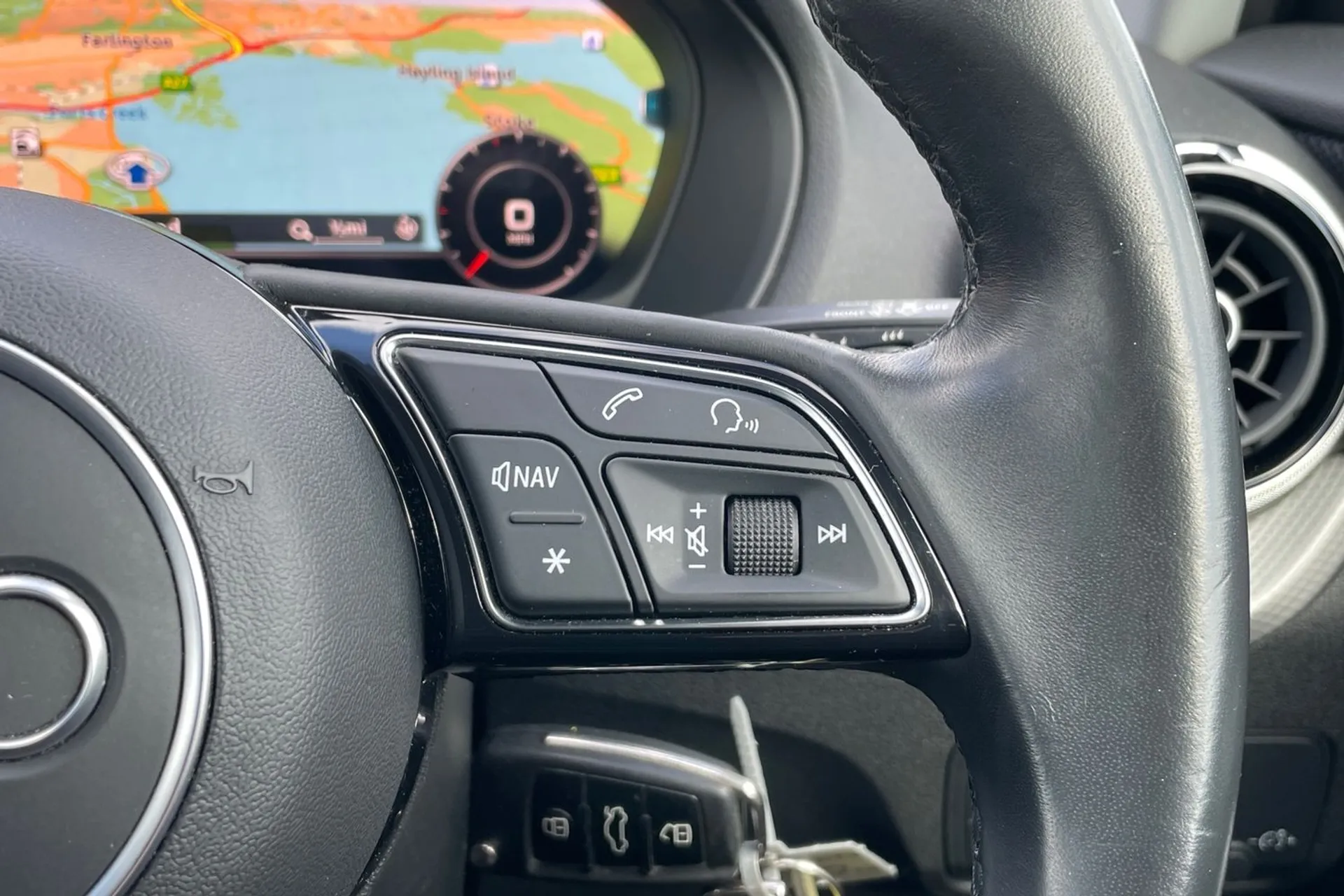 Audi Q2 thumbnail image number 41