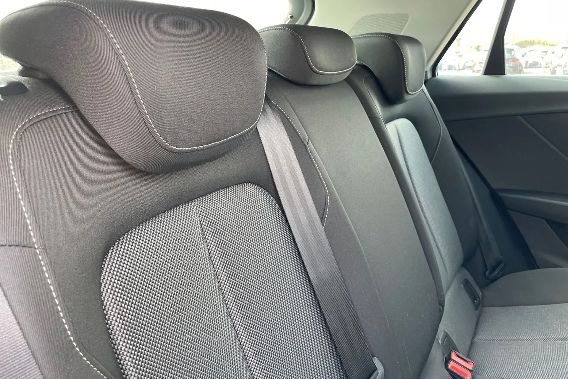 Audi Q2 thumbnail image number 20