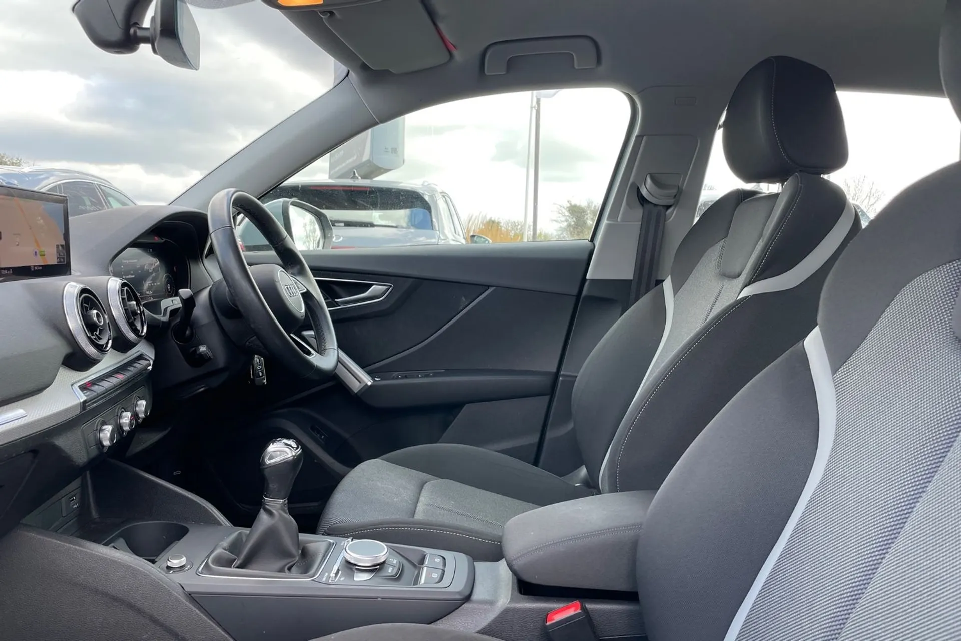 Audi Q2 thumbnail image number 31