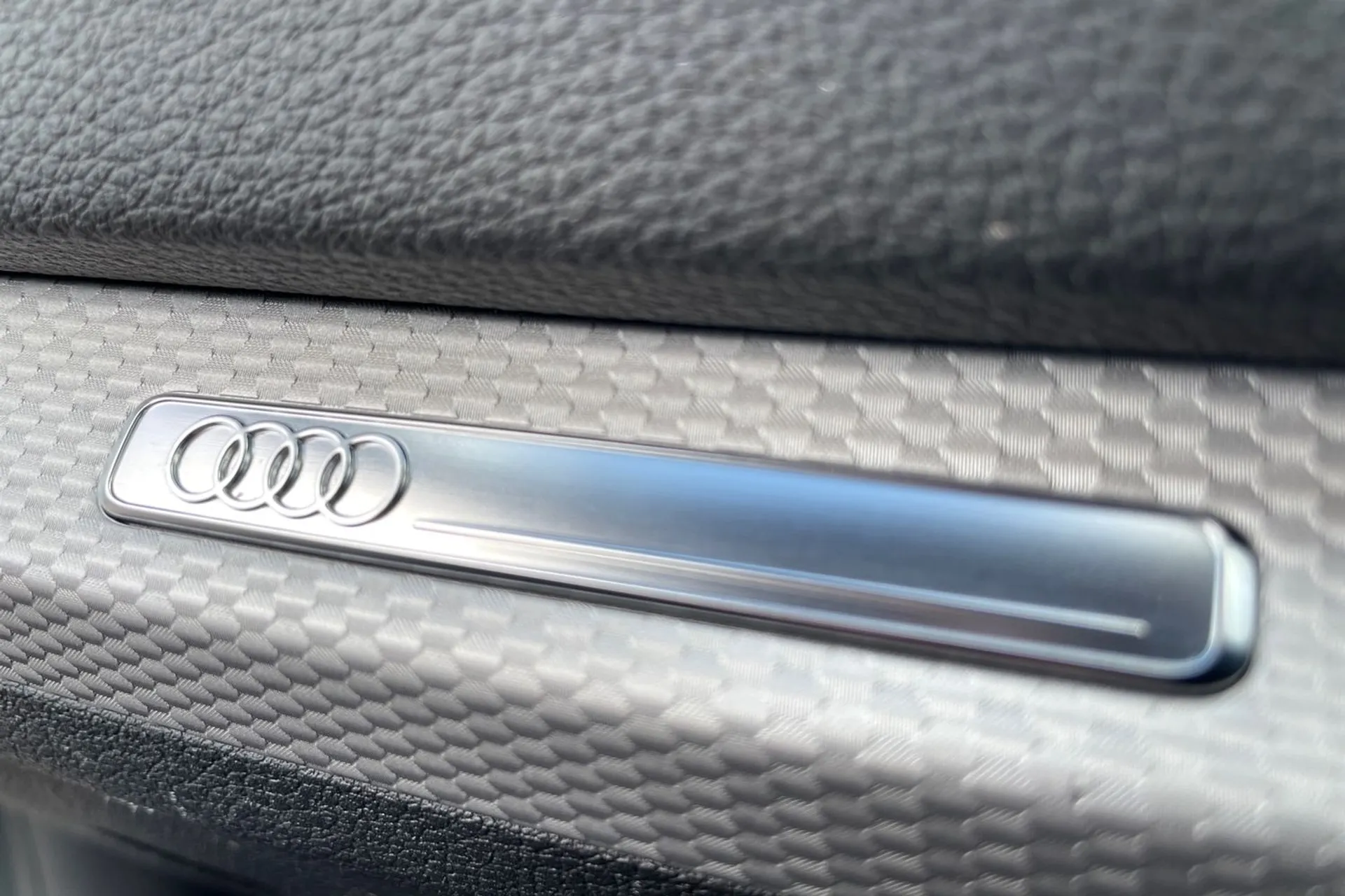 Audi Q2 thumbnail image number 19