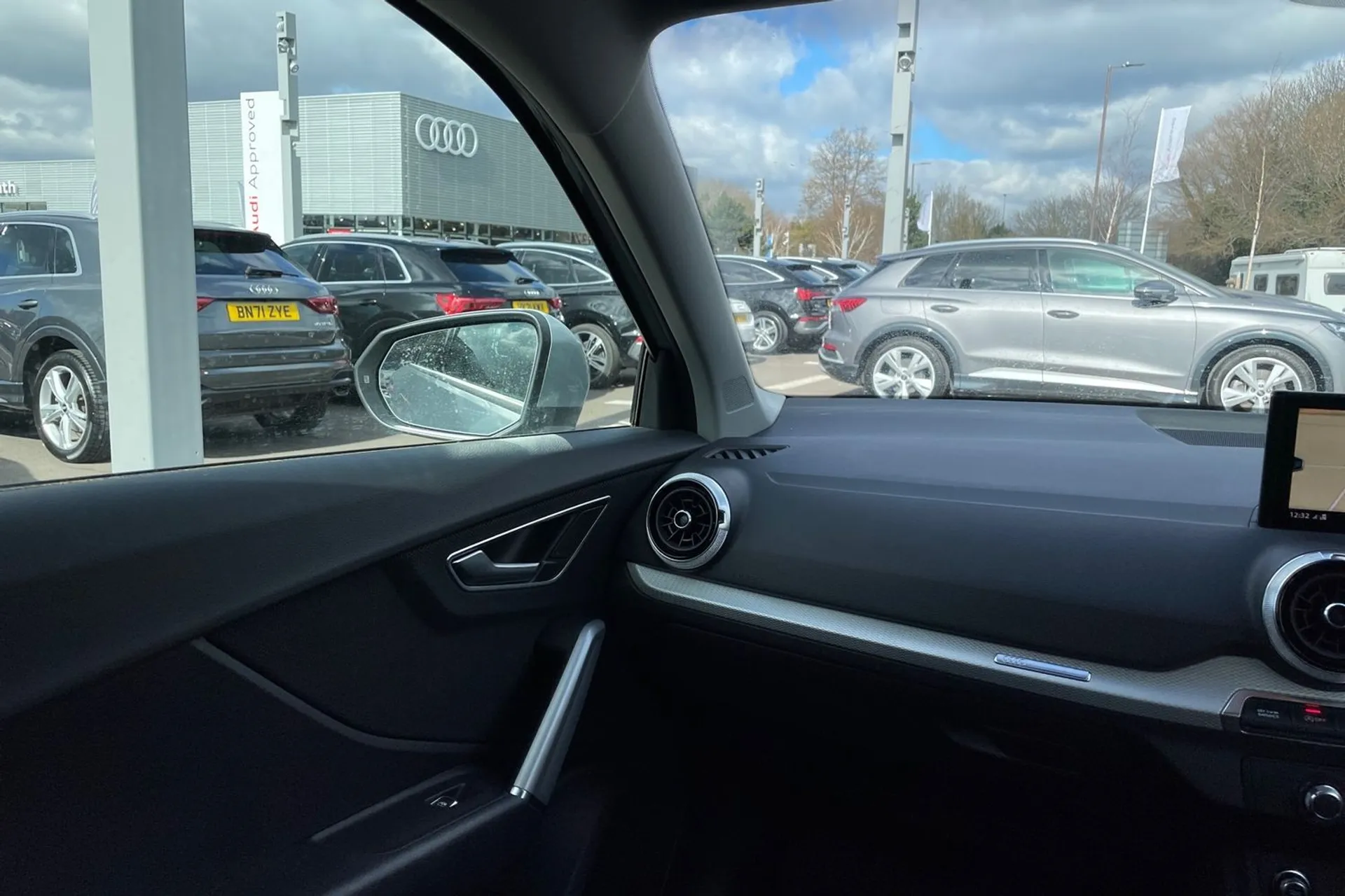Audi Q2 thumbnail image number 36