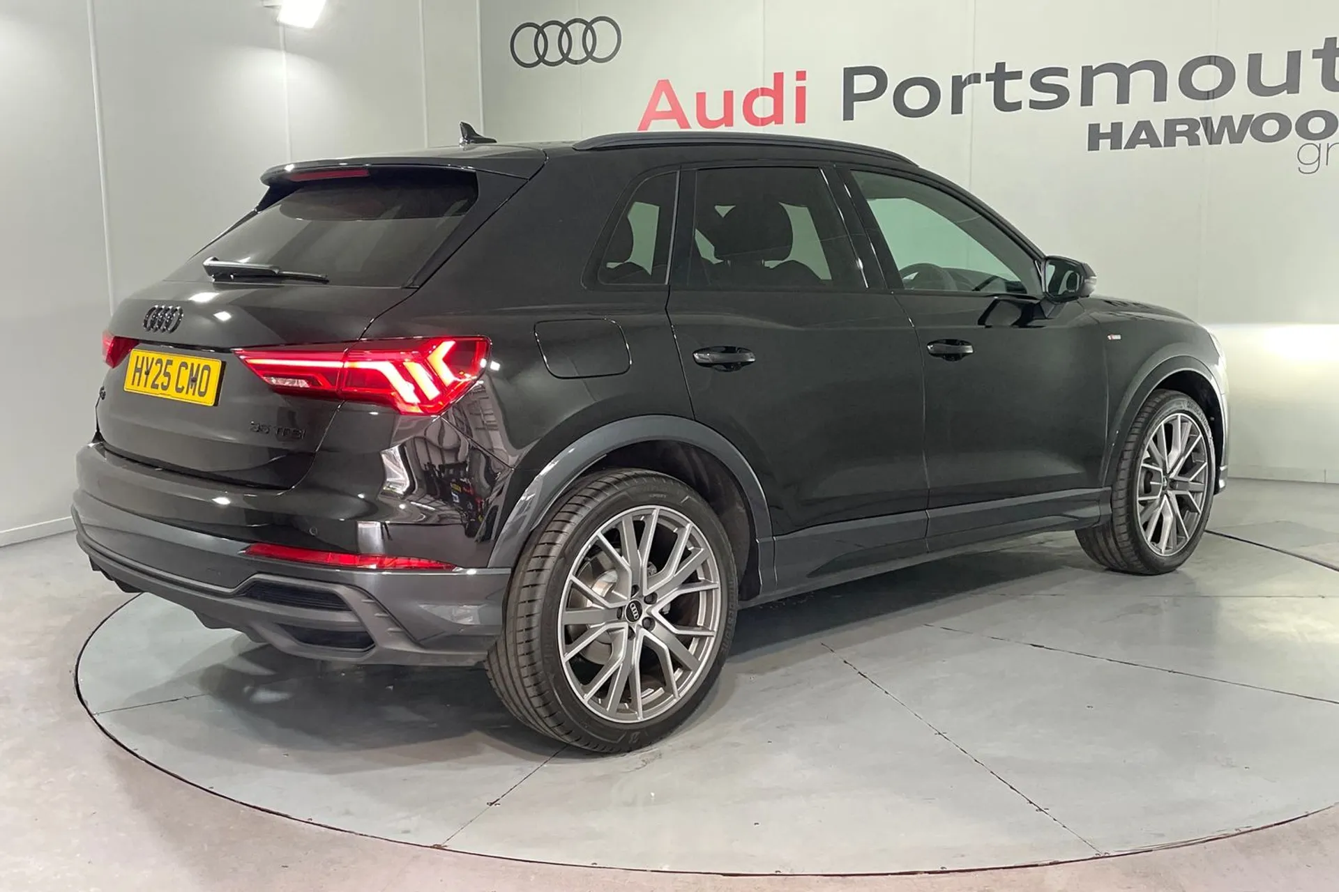 Audi Q3 thumbnail image number 5