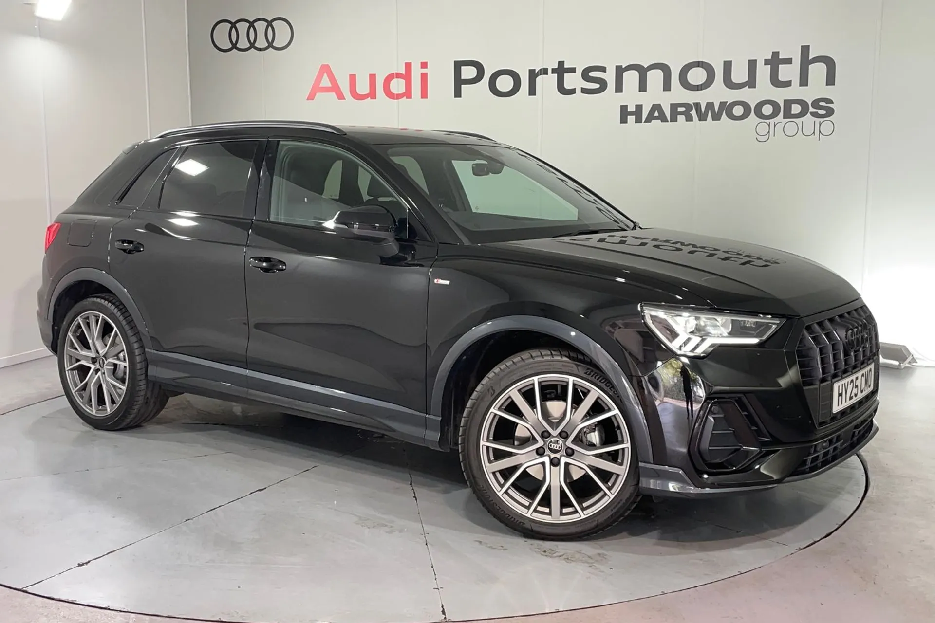 Audi Q3 focused image