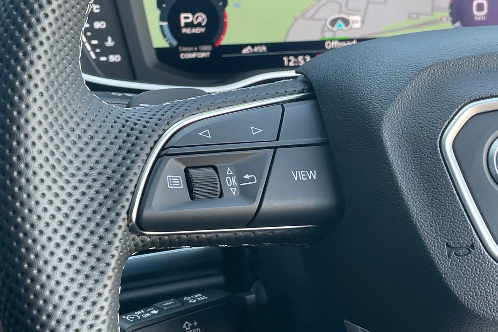 Audi Q3 thumbnail image number 36