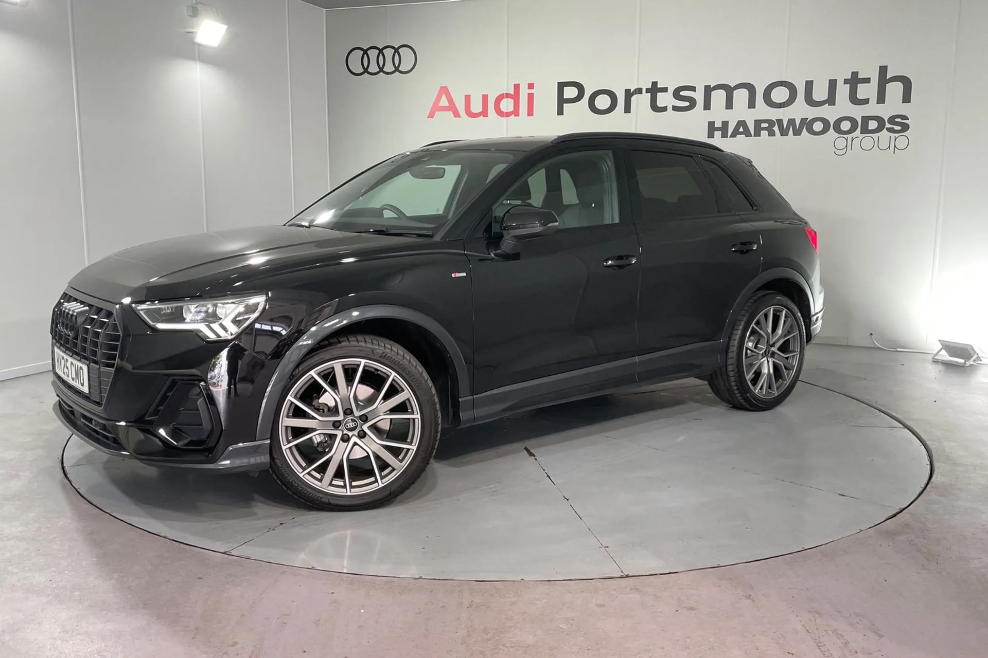 Audi Q3 thumbnail image number 9