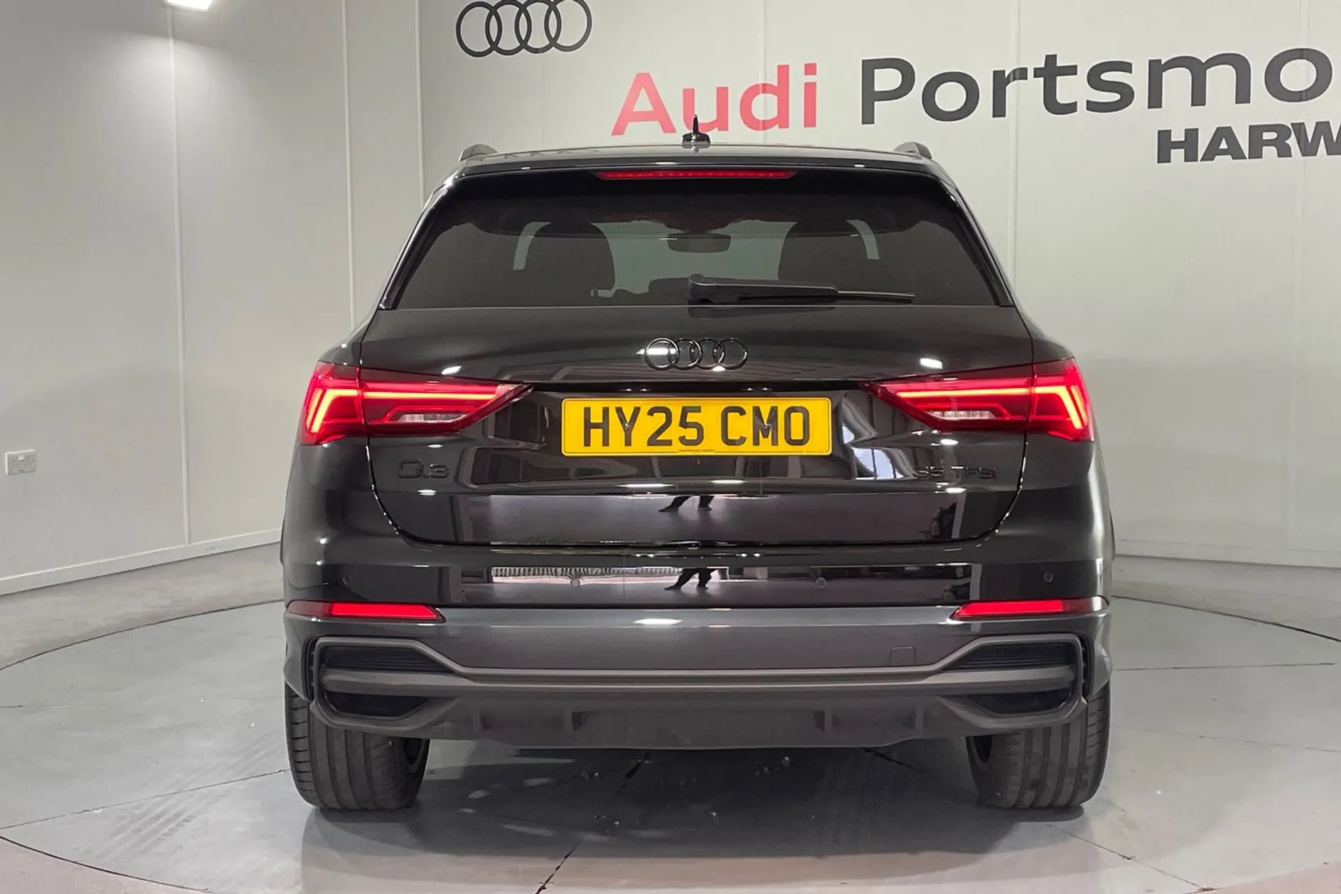 Audi Q3 thumbnail image number 6