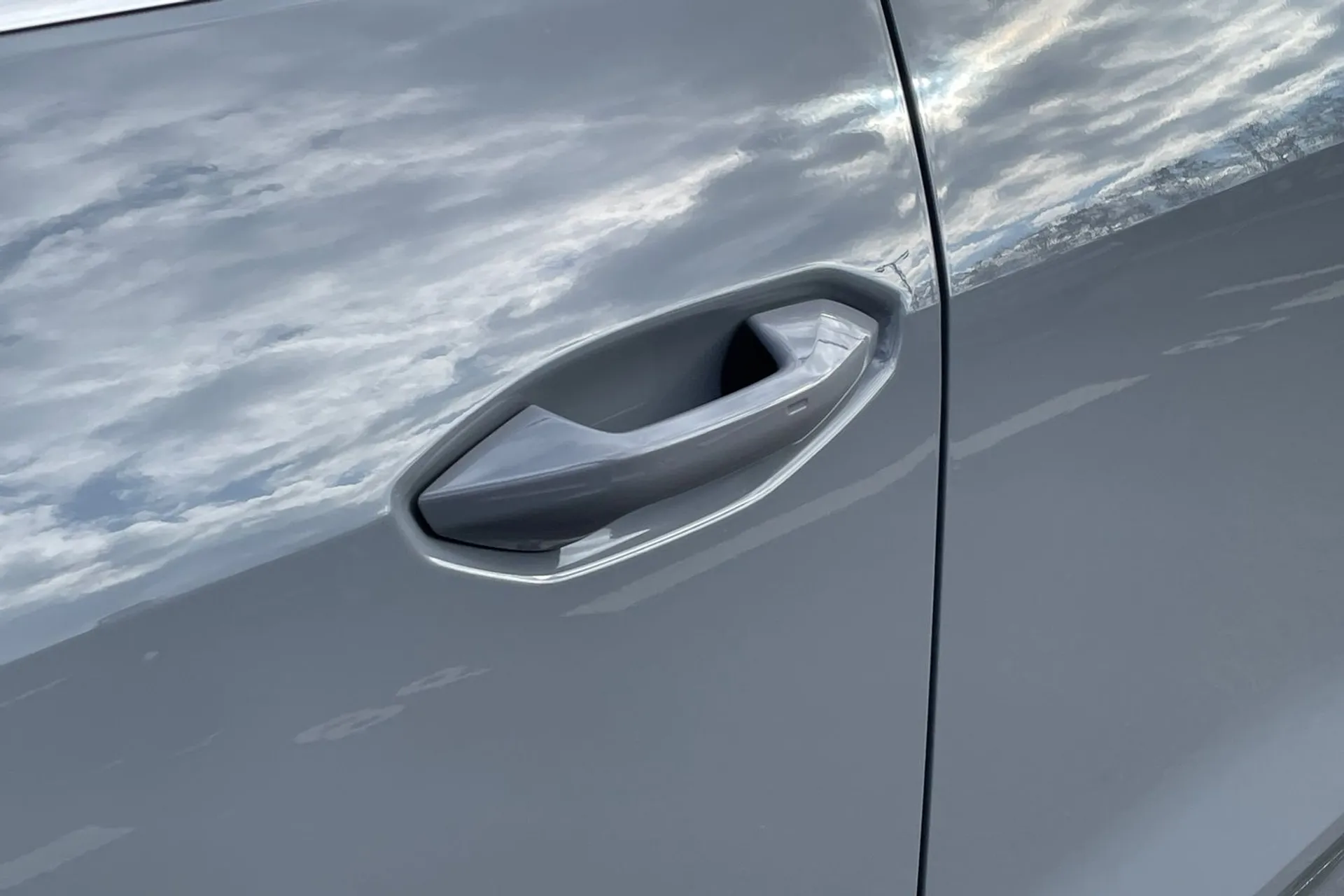 Audi Q4 thumbnail image number 14