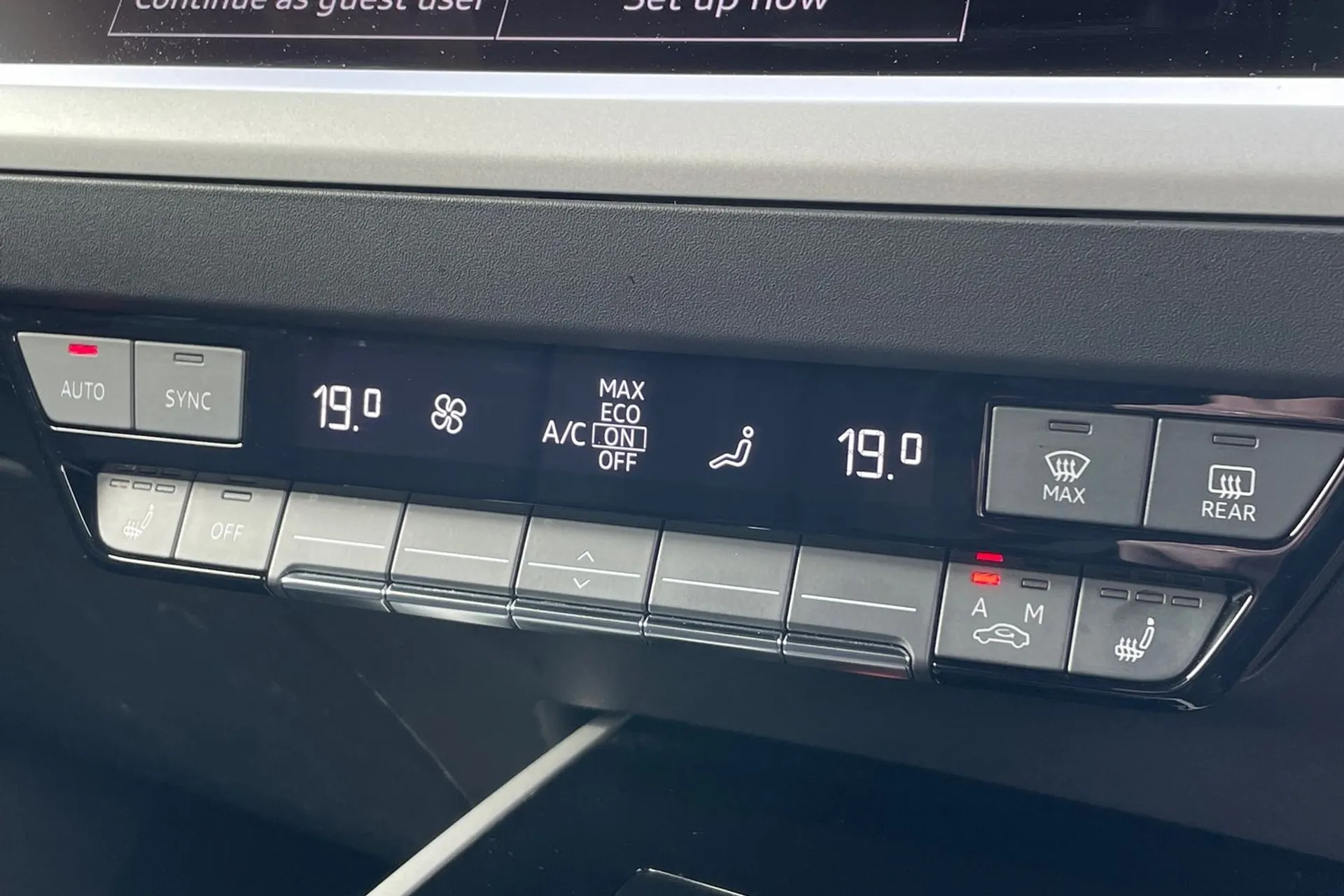 Audi Q4 thumbnail image number 25