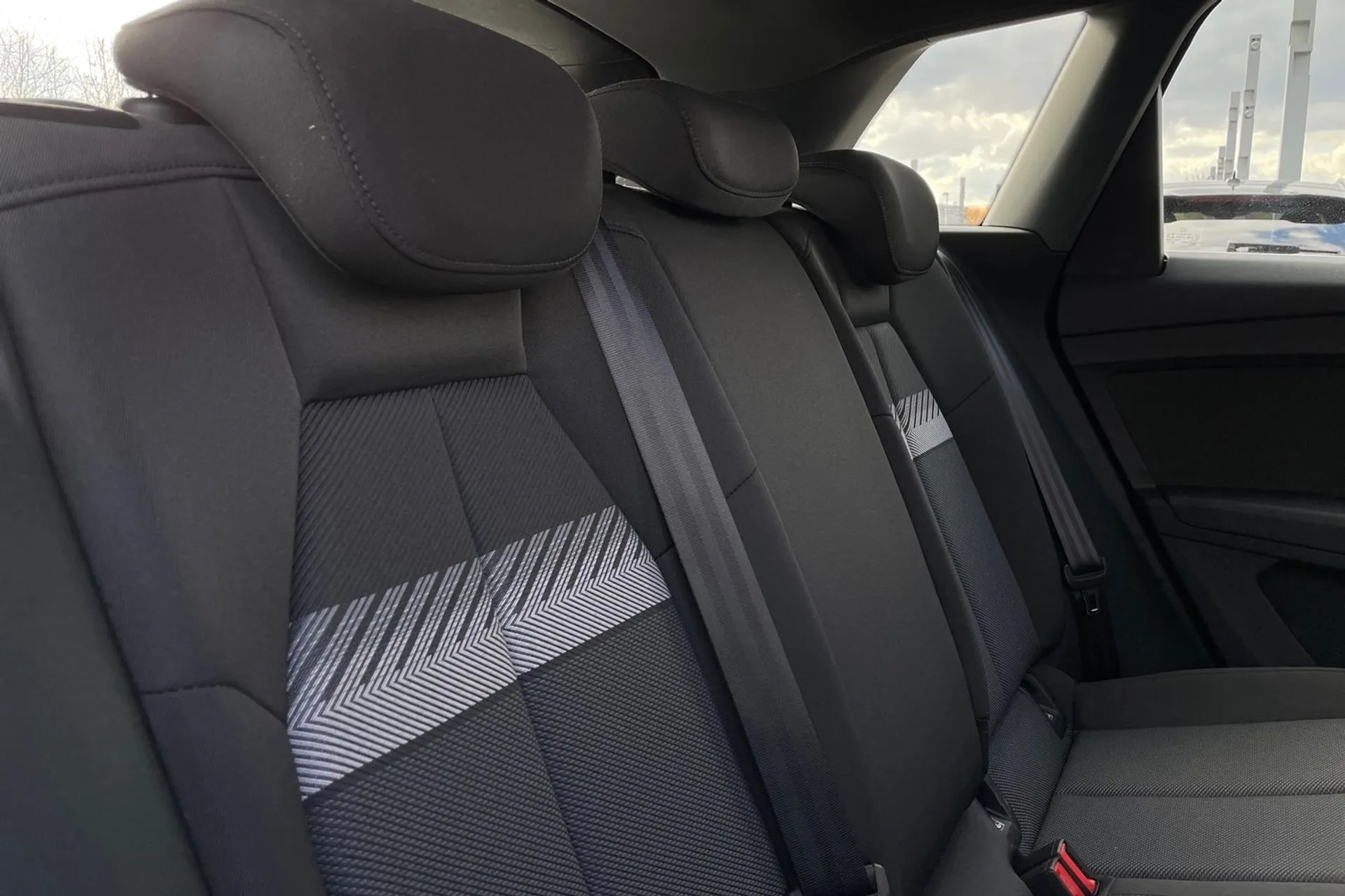 Audi Q4 thumbnail image number 21