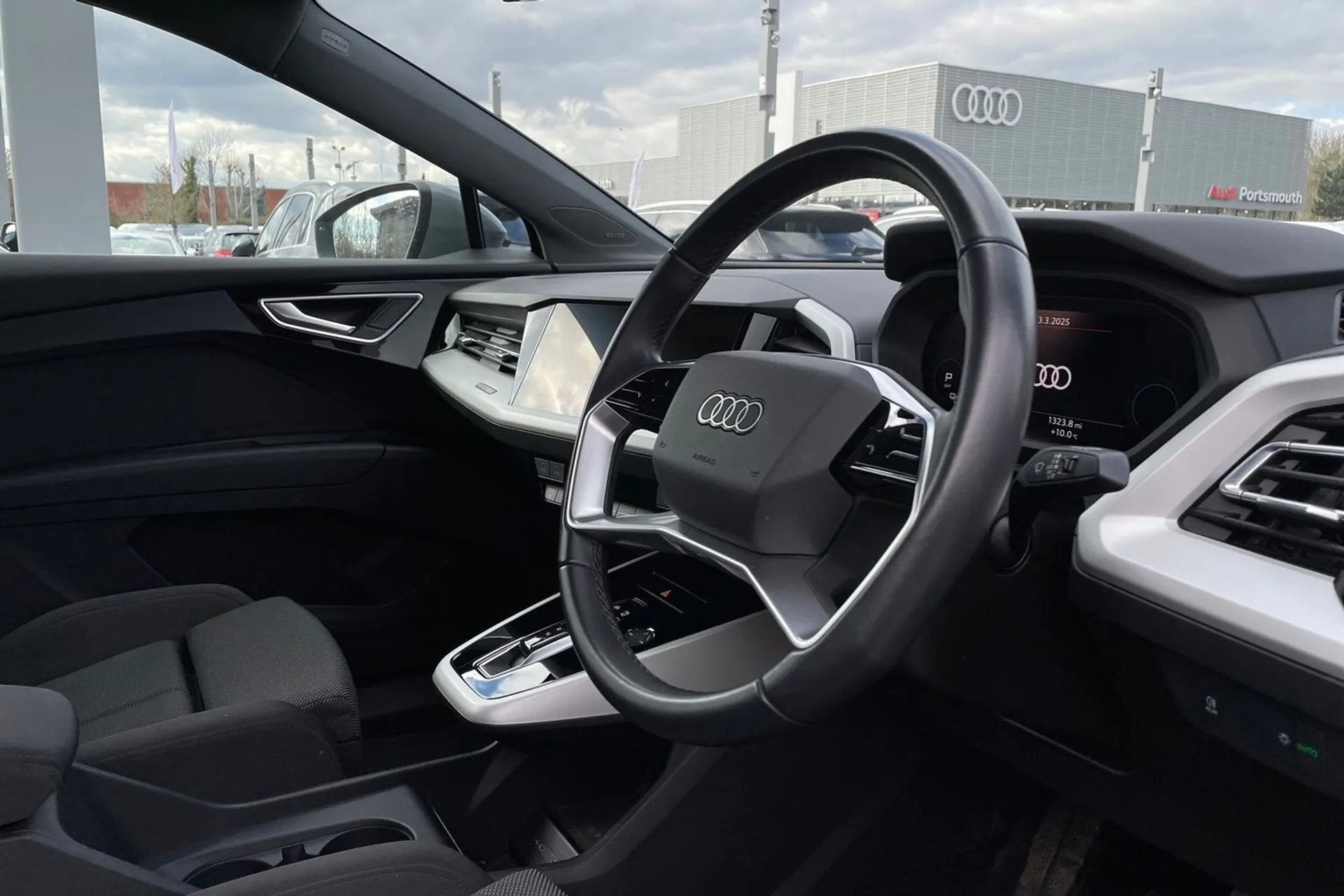 Audi Q4 thumbnail image number 26