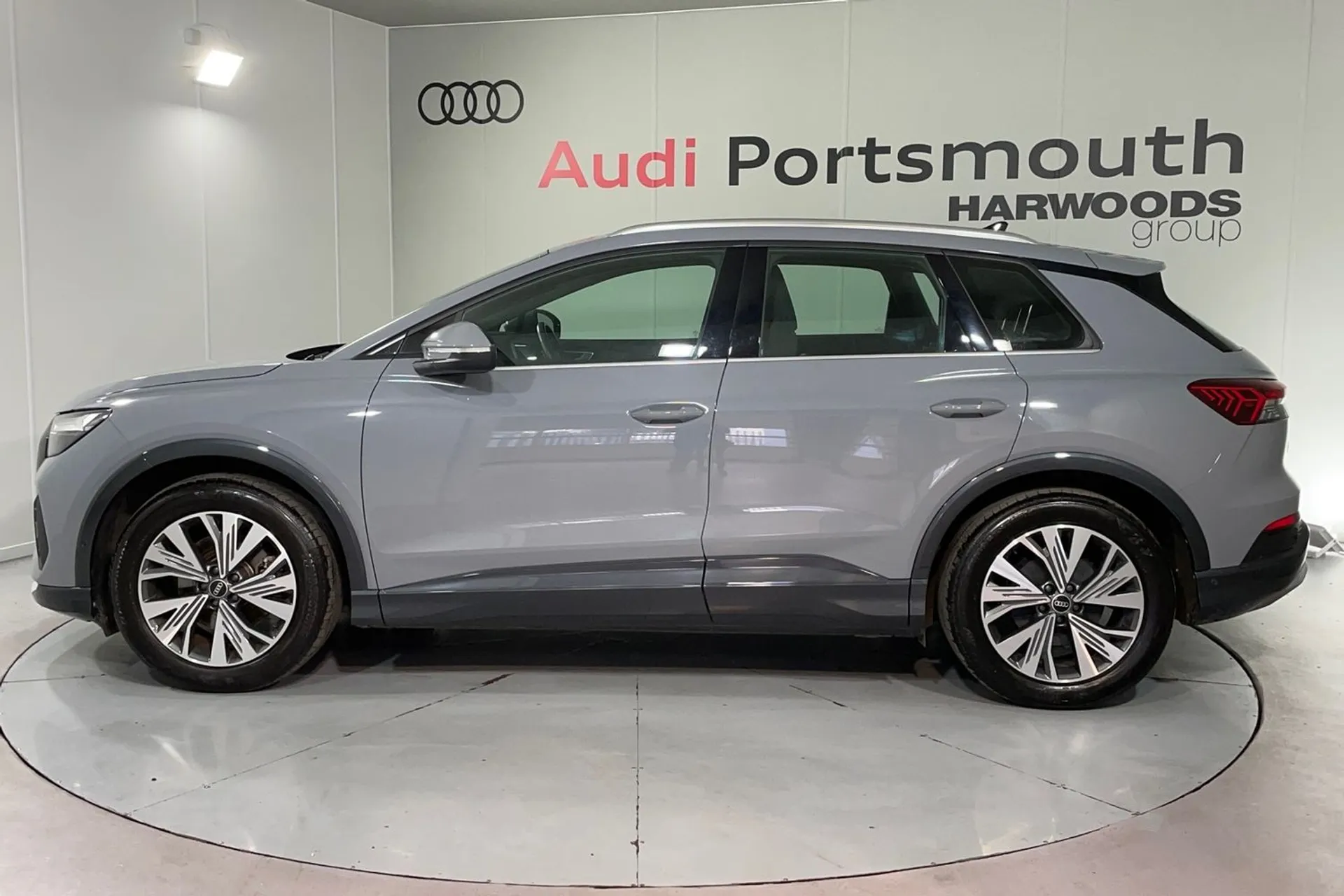 Audi Q4 thumbnail image number 10