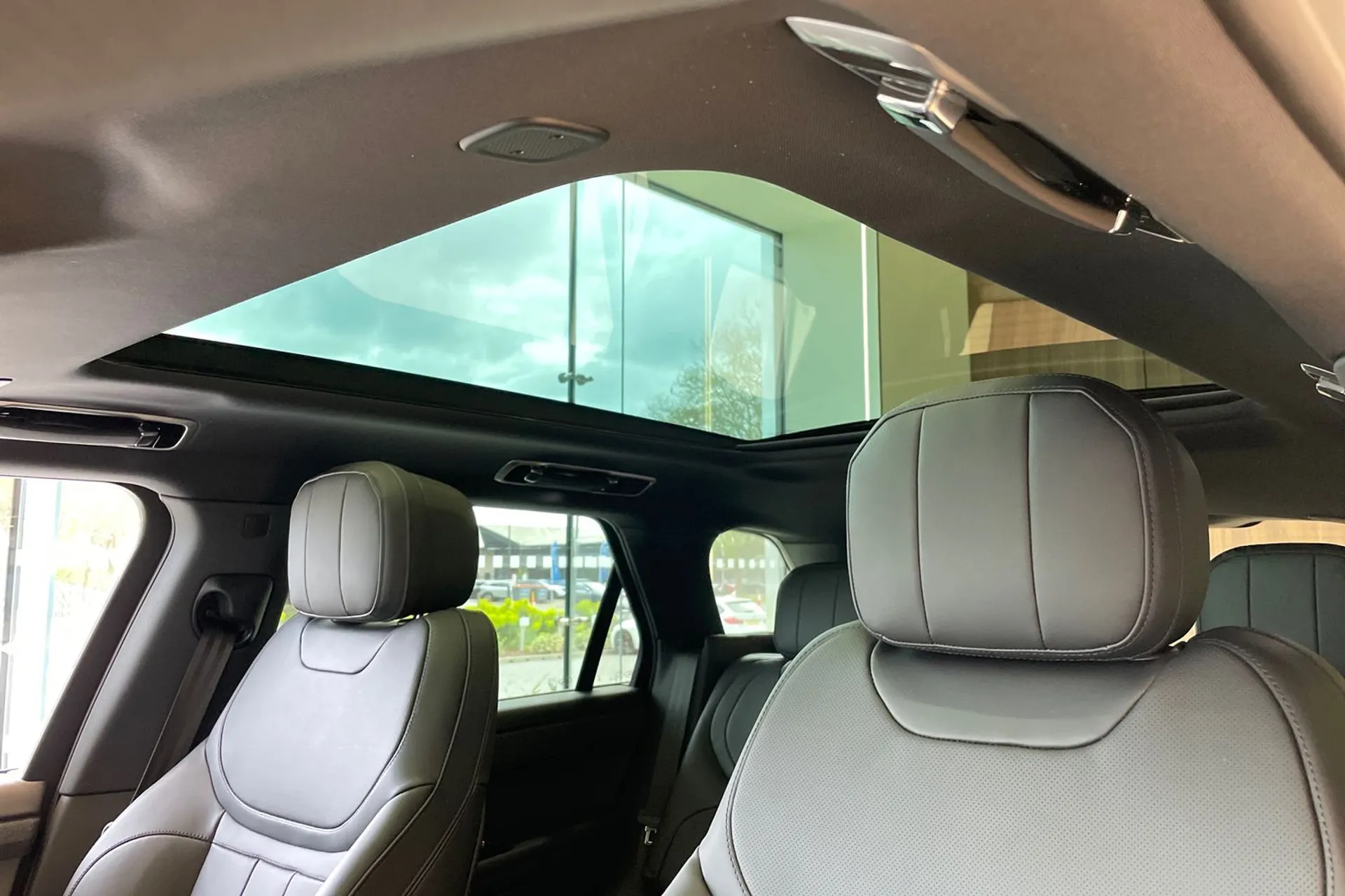 LAND ROVER RANGE ROVER SPORT thumbnail image number 4