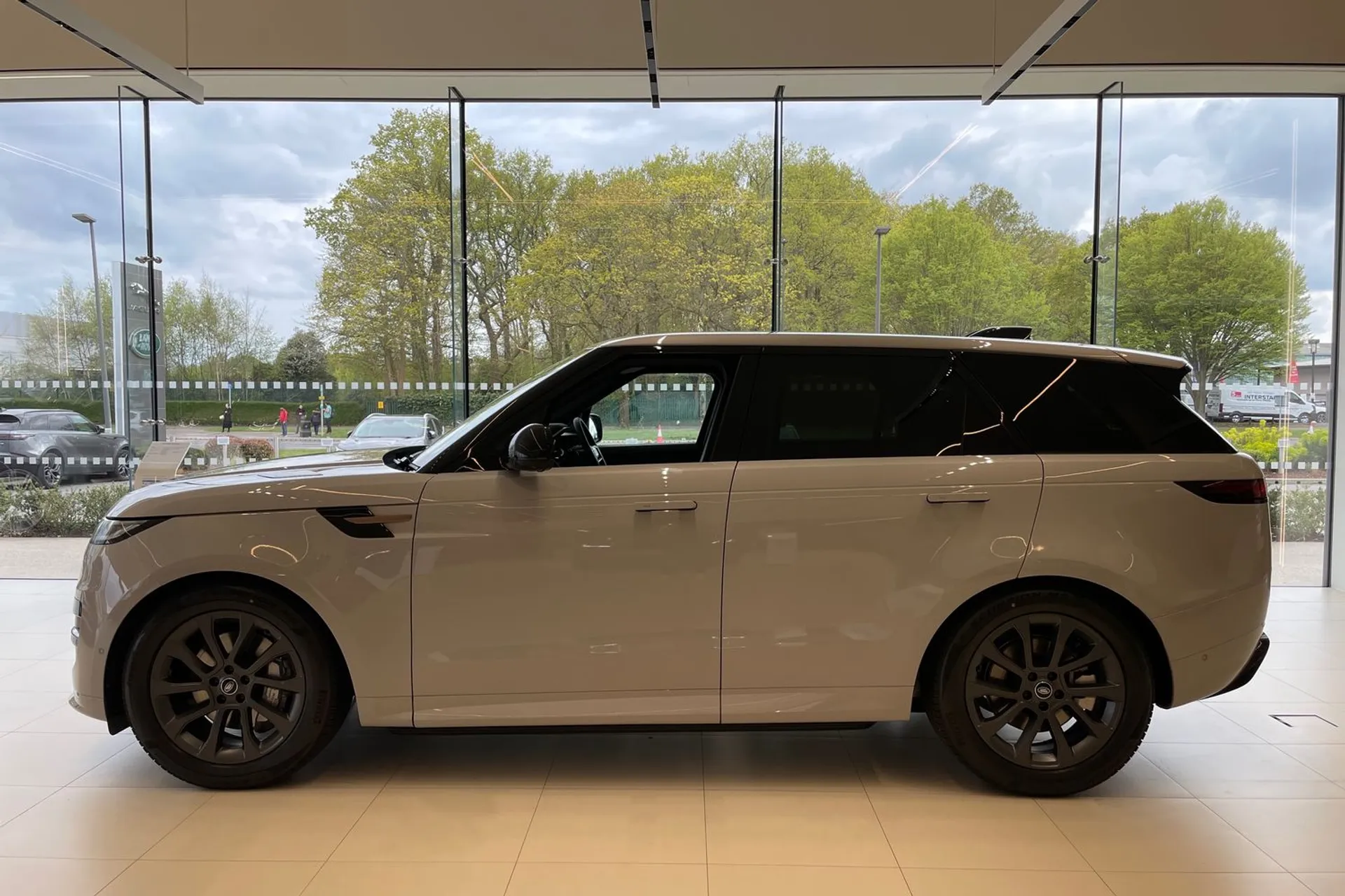 LAND ROVER RANGE ROVER SPORT thumbnail image number 9