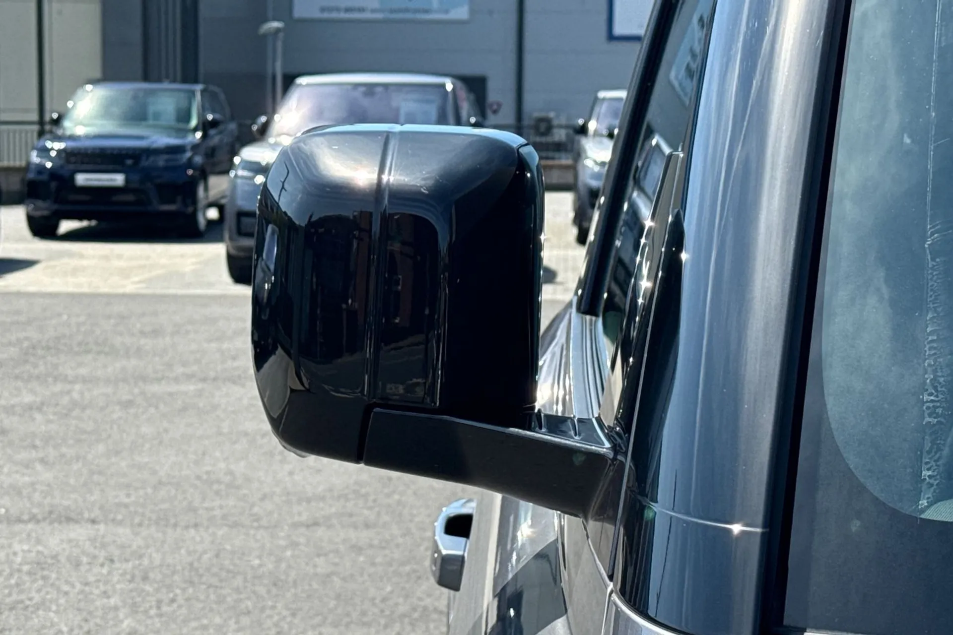 LAND ROVER DEFENDER thumbnail image number 31