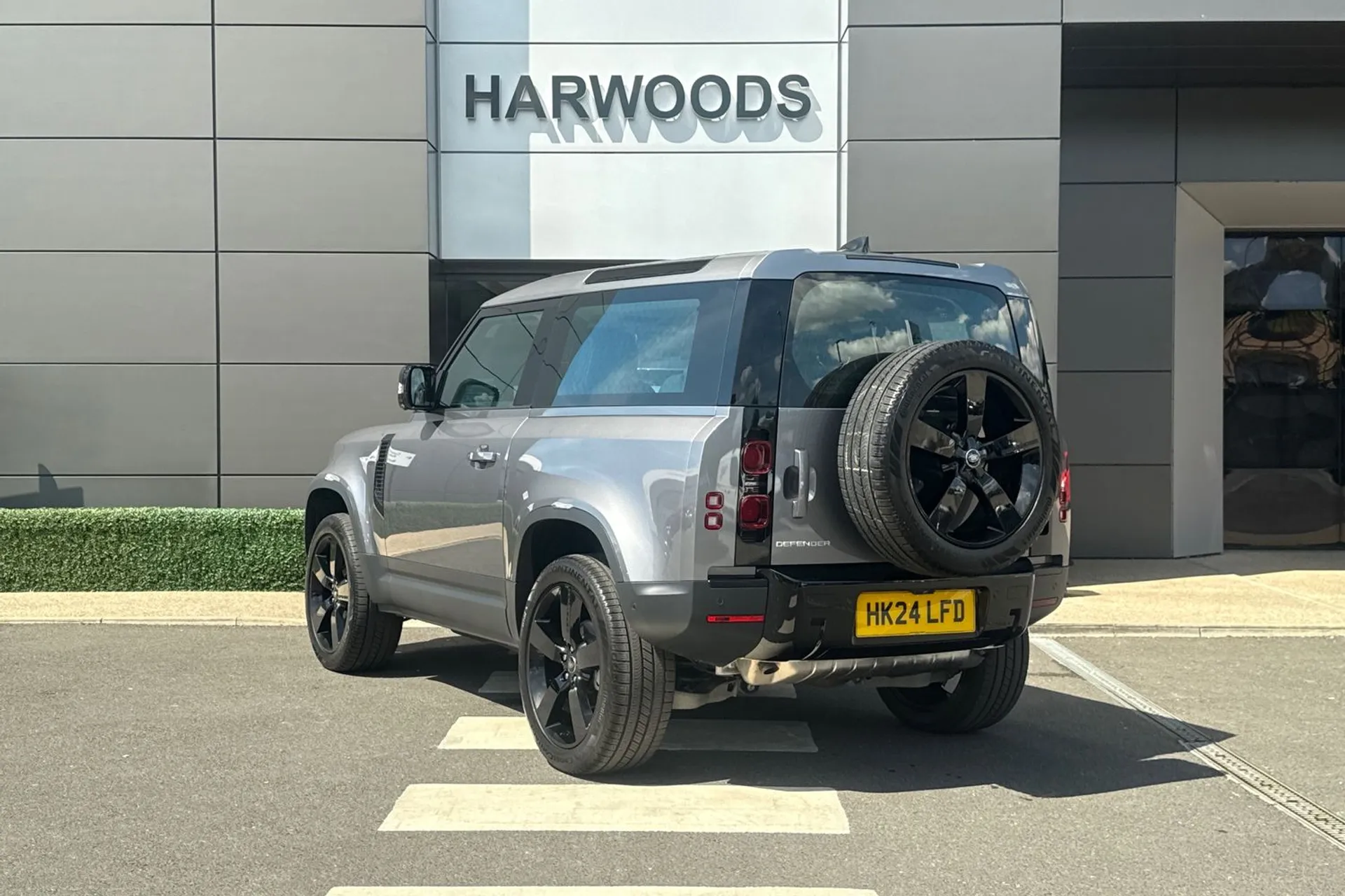 LAND ROVER DEFENDER thumbnail image number 9