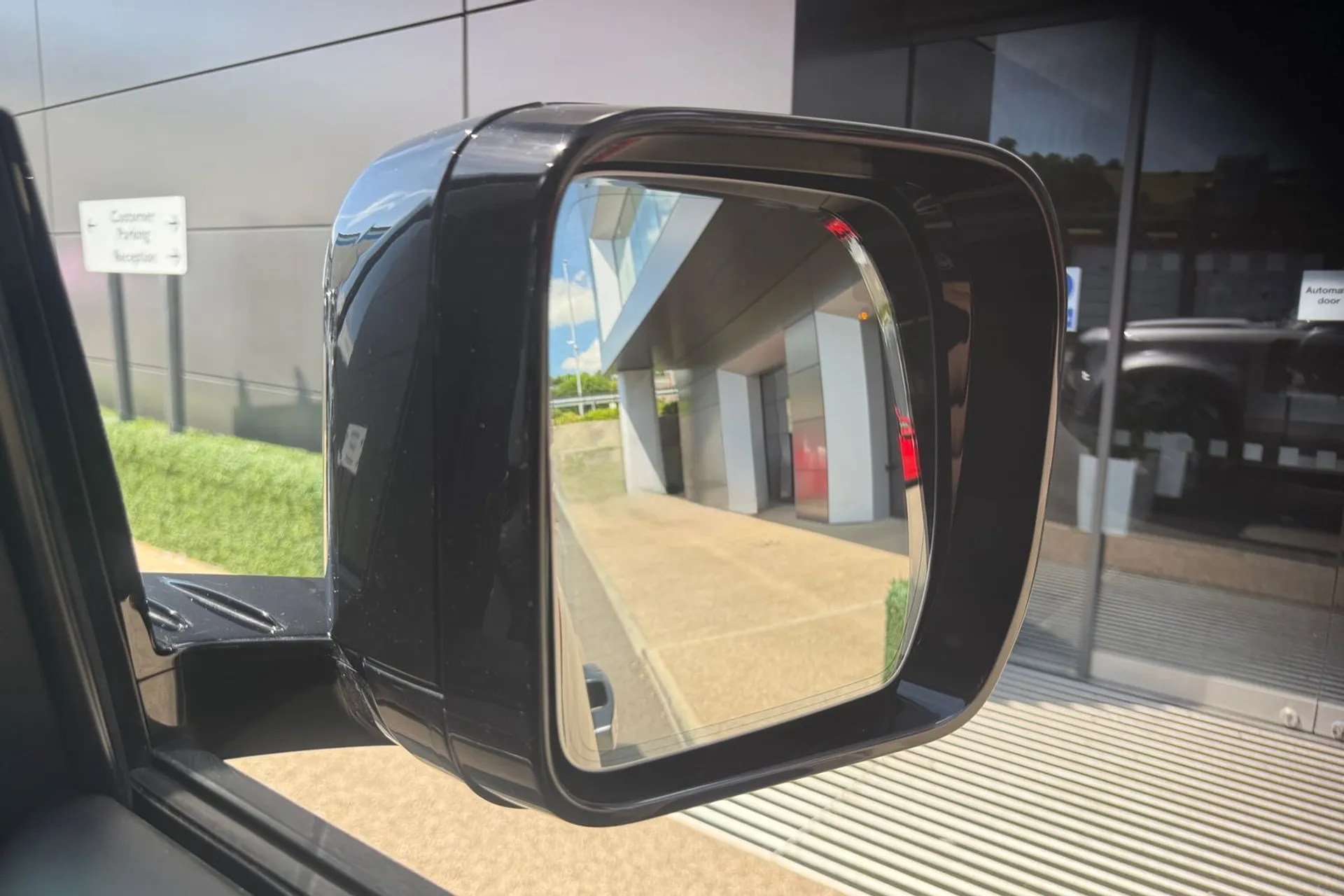 LAND ROVER DEFENDER thumbnail image number 11