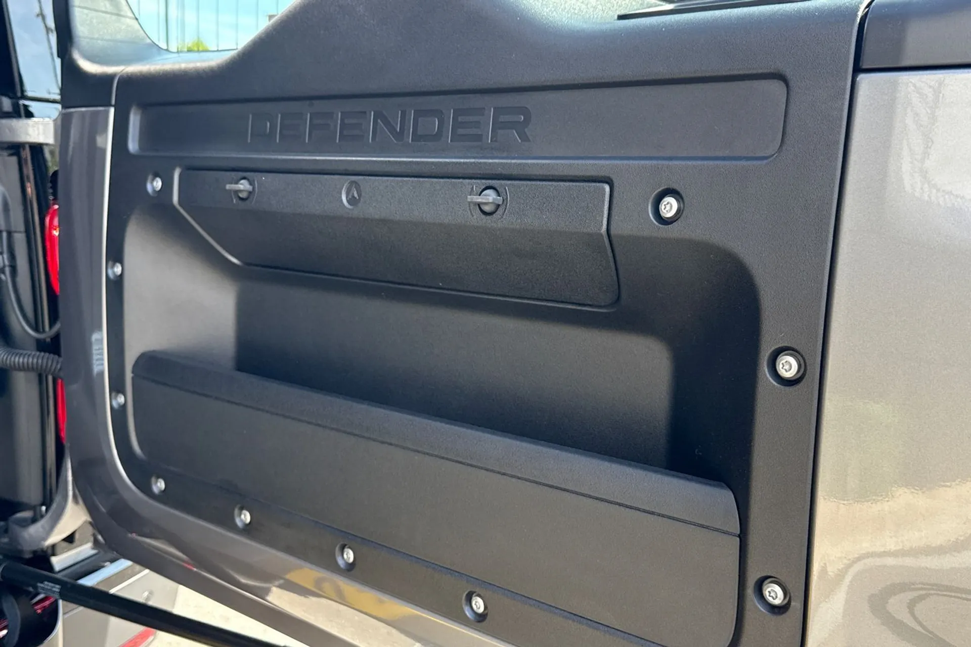 LAND ROVER DEFENDER thumbnail image number 33