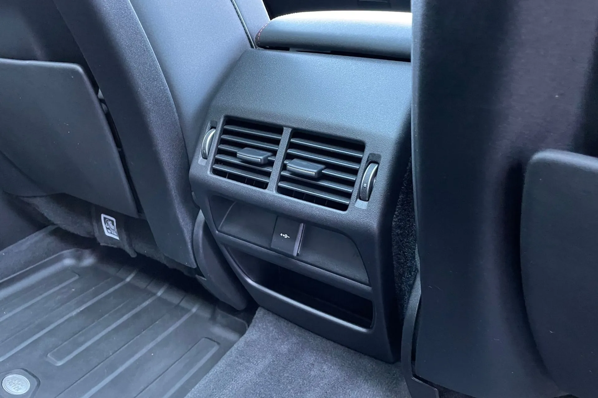 LAND ROVER DISCOVERY SPORT thumbnail image number 37