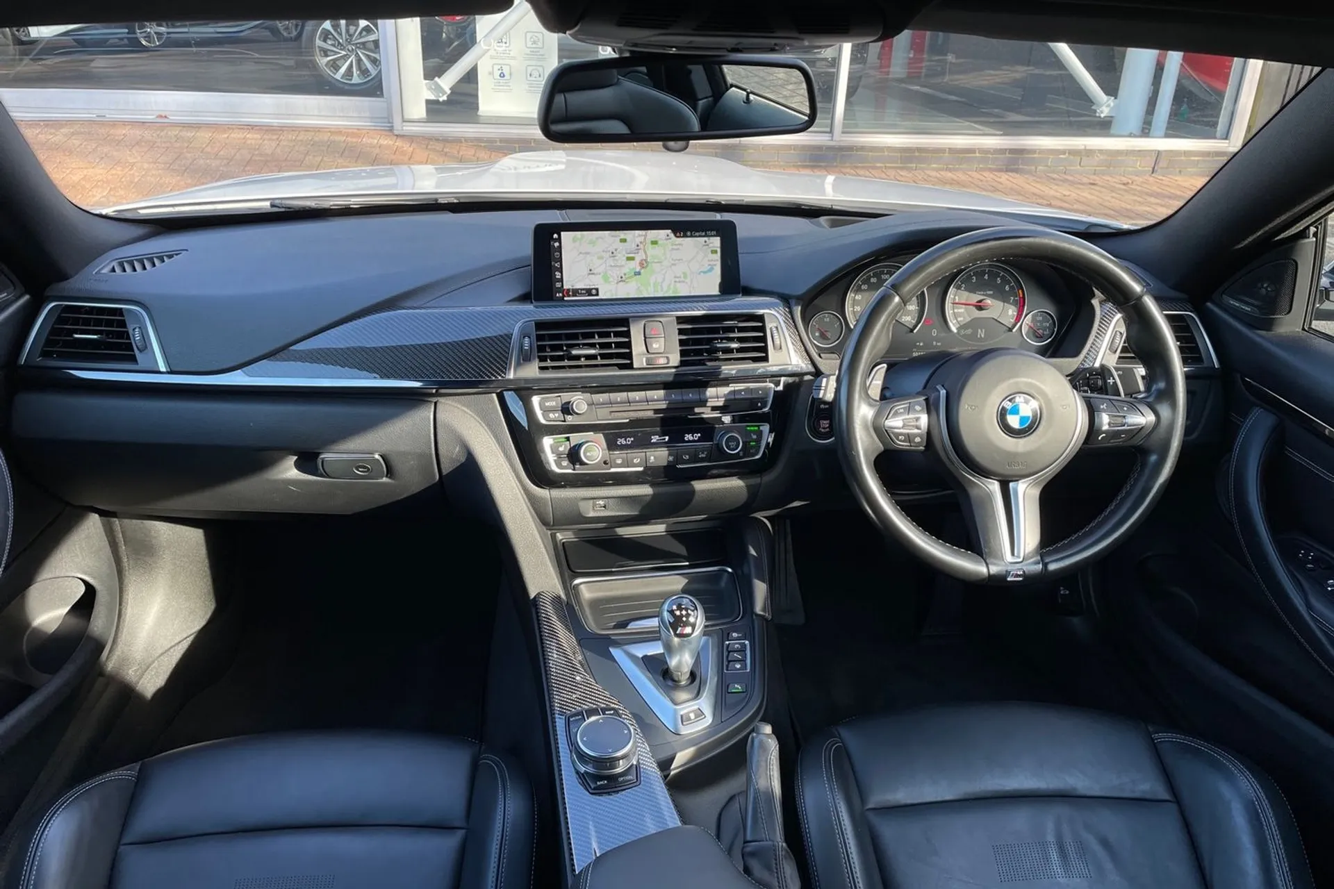 BMW M4 thumbnail image number 31