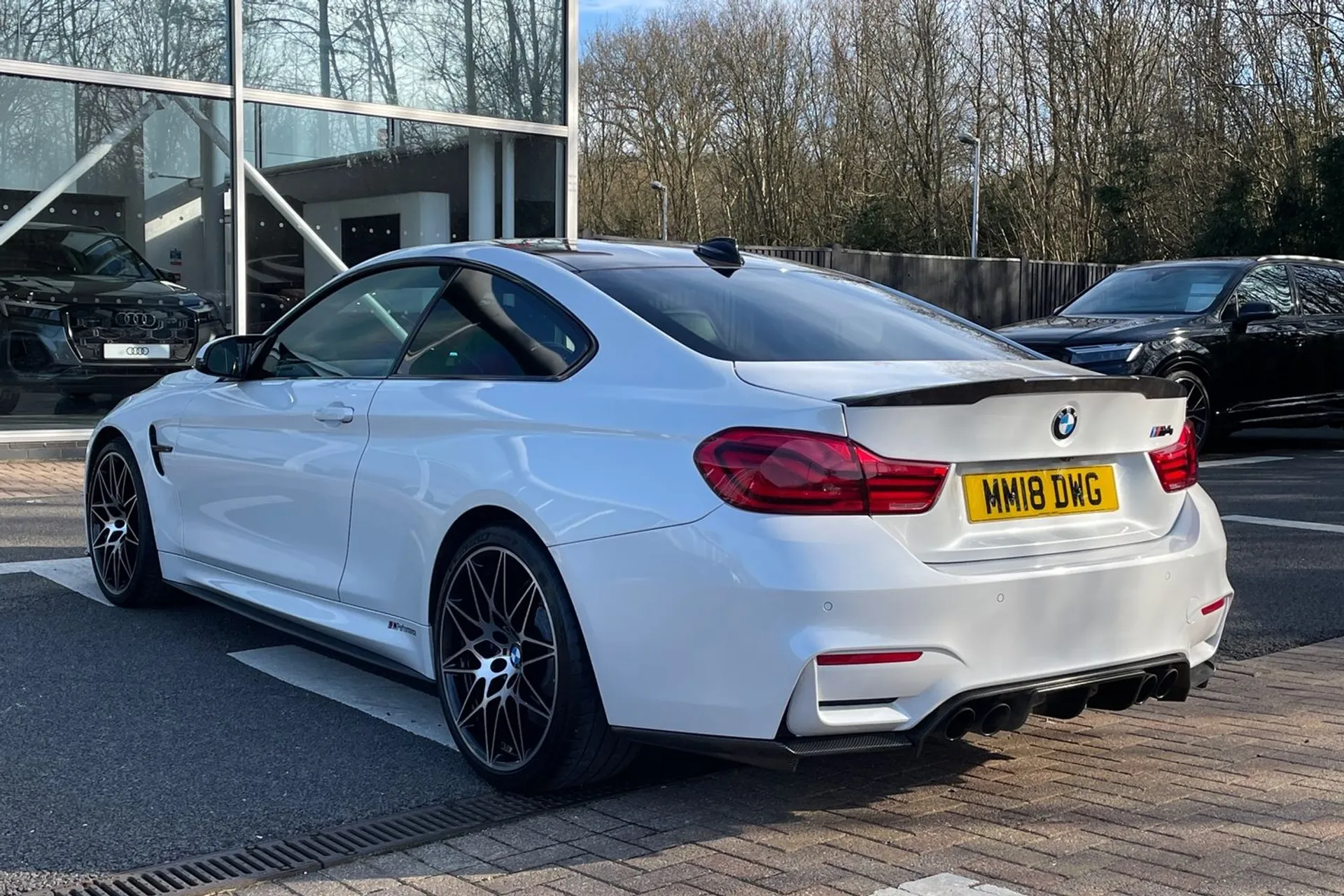 BMW M4 thumbnail image number 8