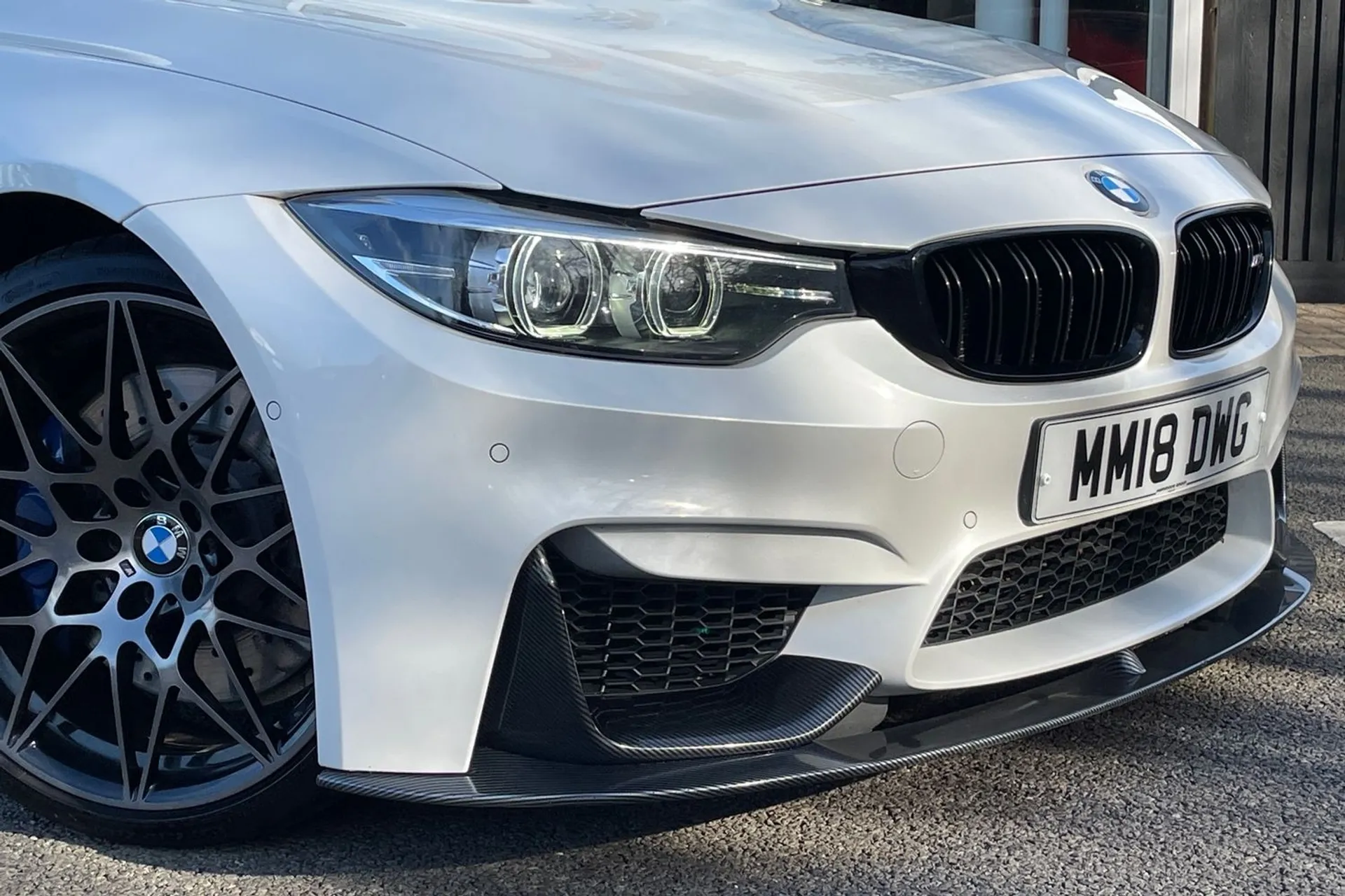 BMW M4 thumbnail image number 5
