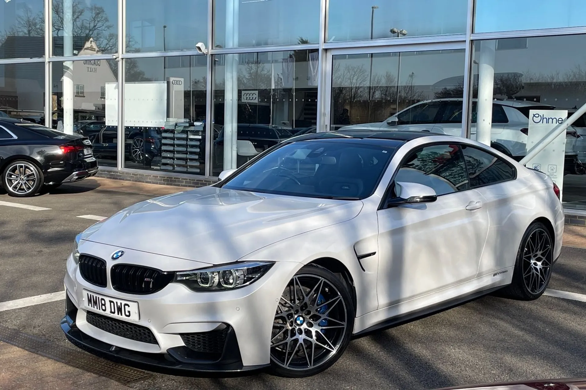 BMW M4 thumbnail image number 10