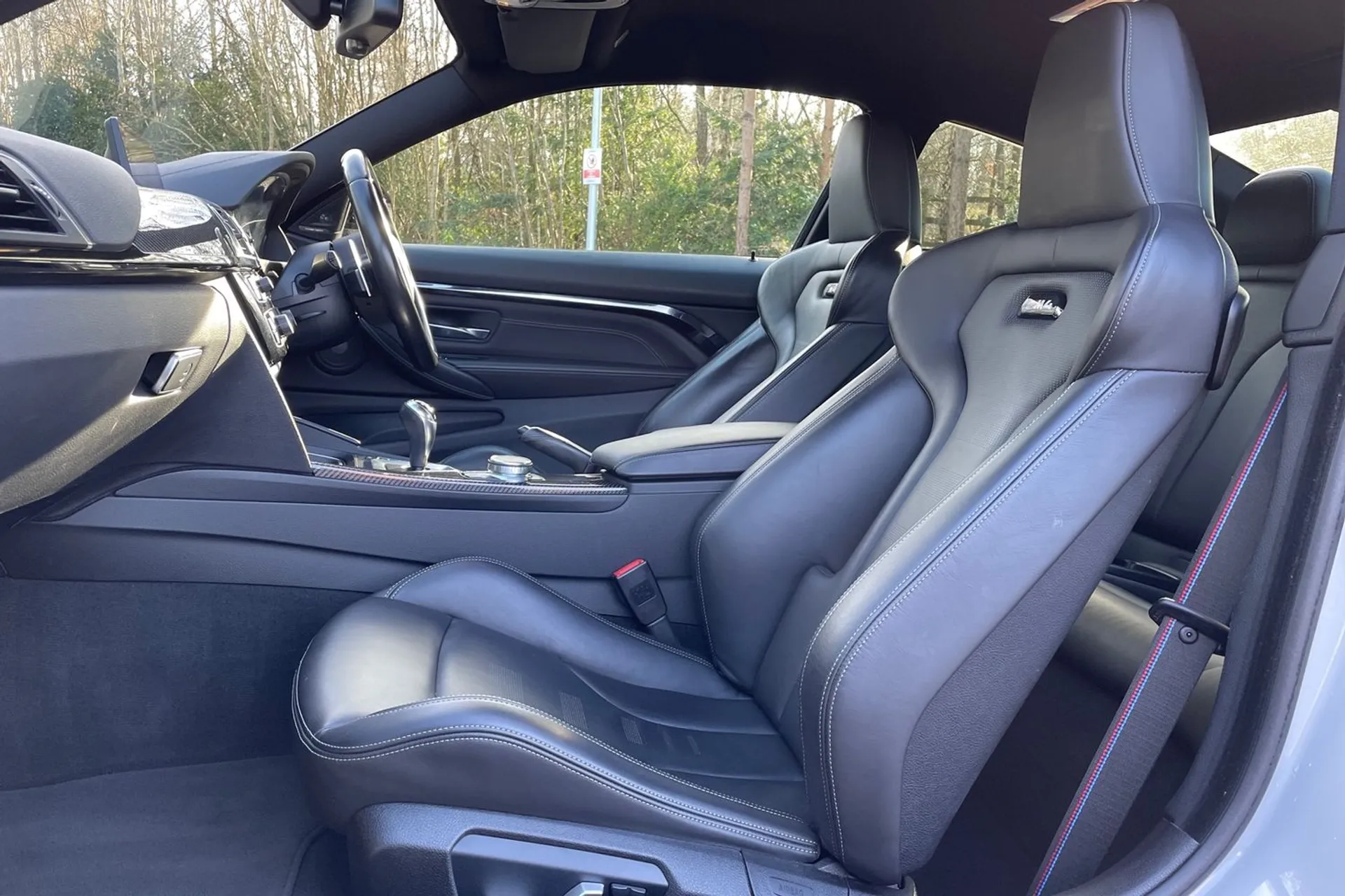 BMW M4 thumbnail image number 27