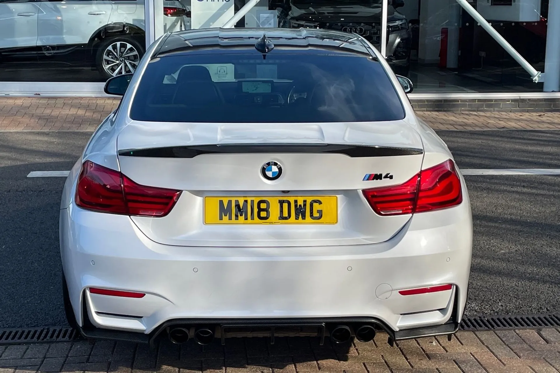 BMW M4 thumbnail image number 7