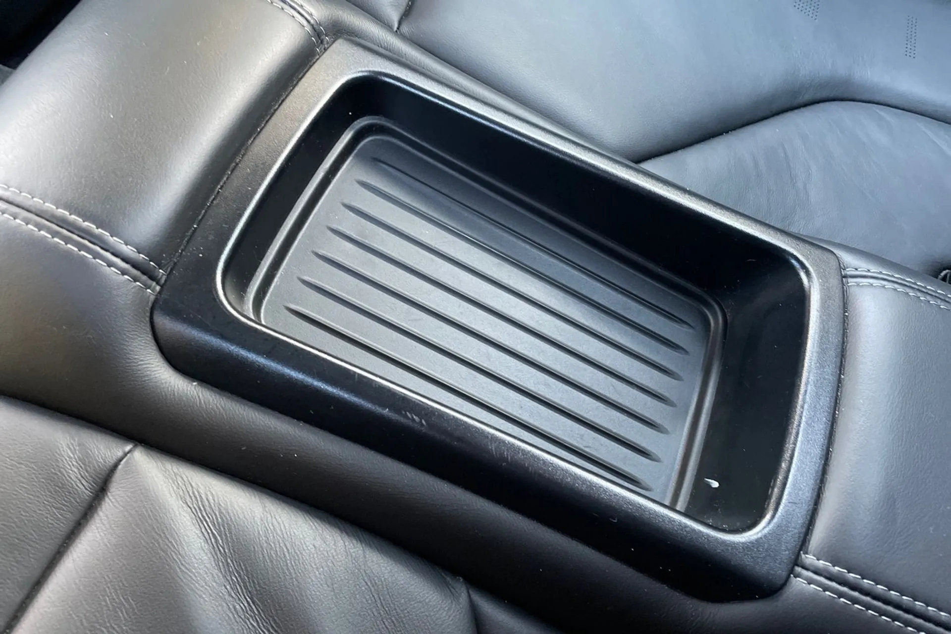 BMW M4 thumbnail image number 45