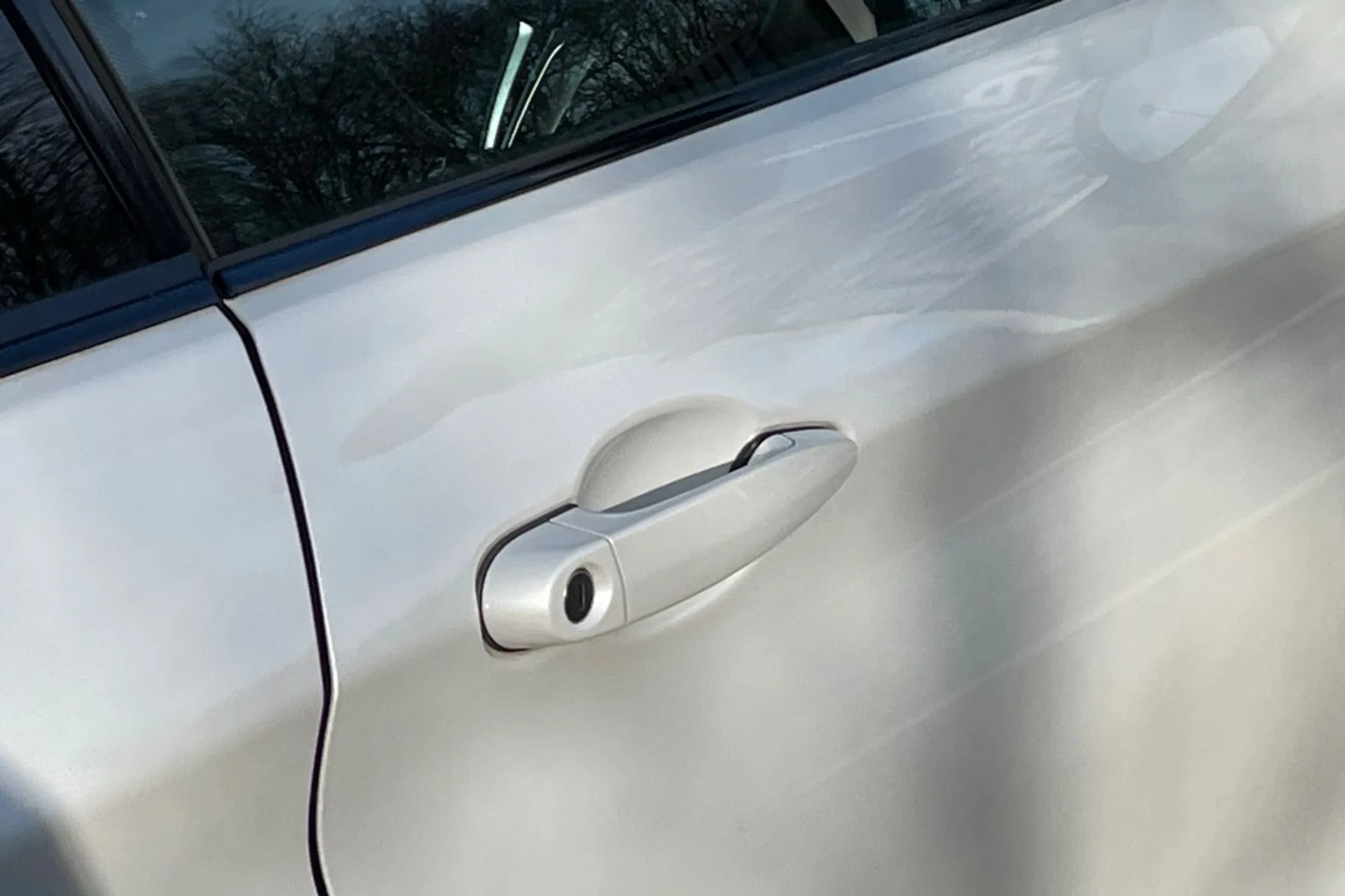 BMW M4 thumbnail image number 15