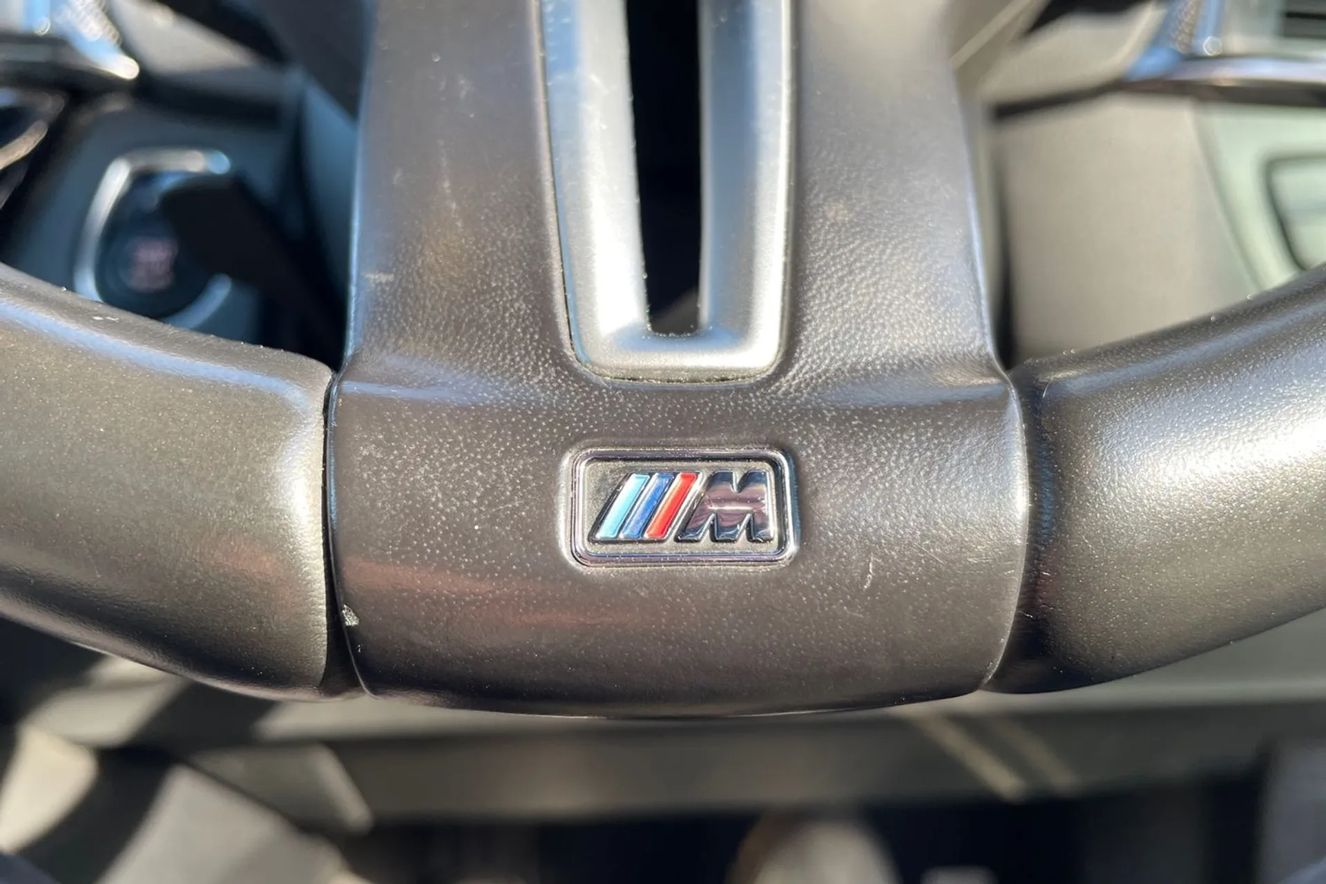 BMW M4 thumbnail image number 44