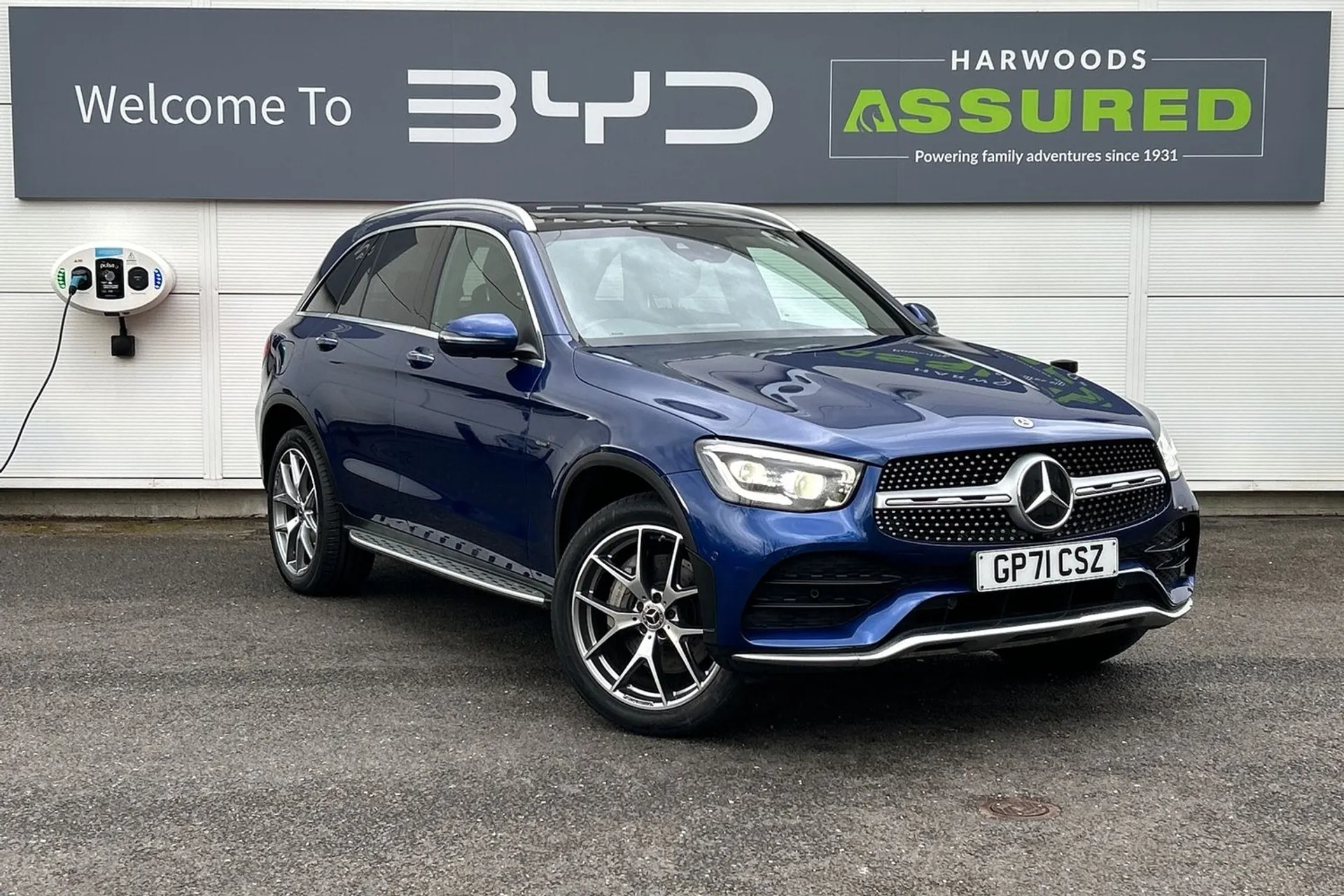 MERCEDES-BENZ GLC focused image