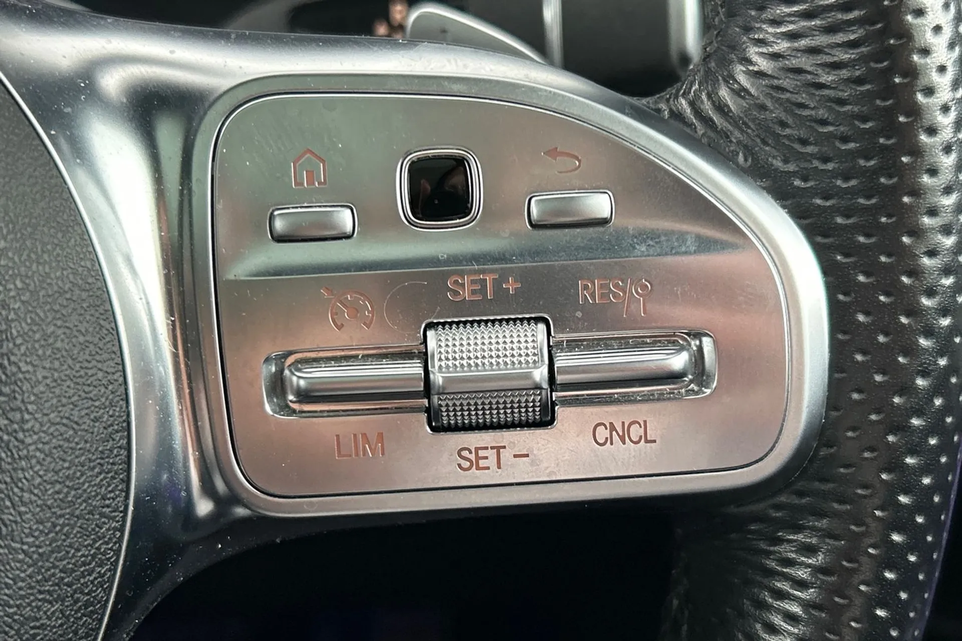 MERCEDES-BENZ GLC thumbnail image number 42