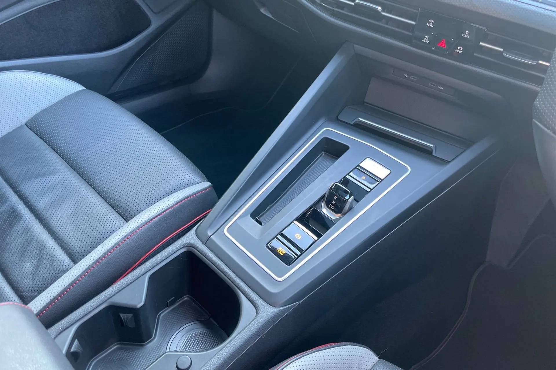 VOLKSWAGEN GOLF thumbnail image number 42
