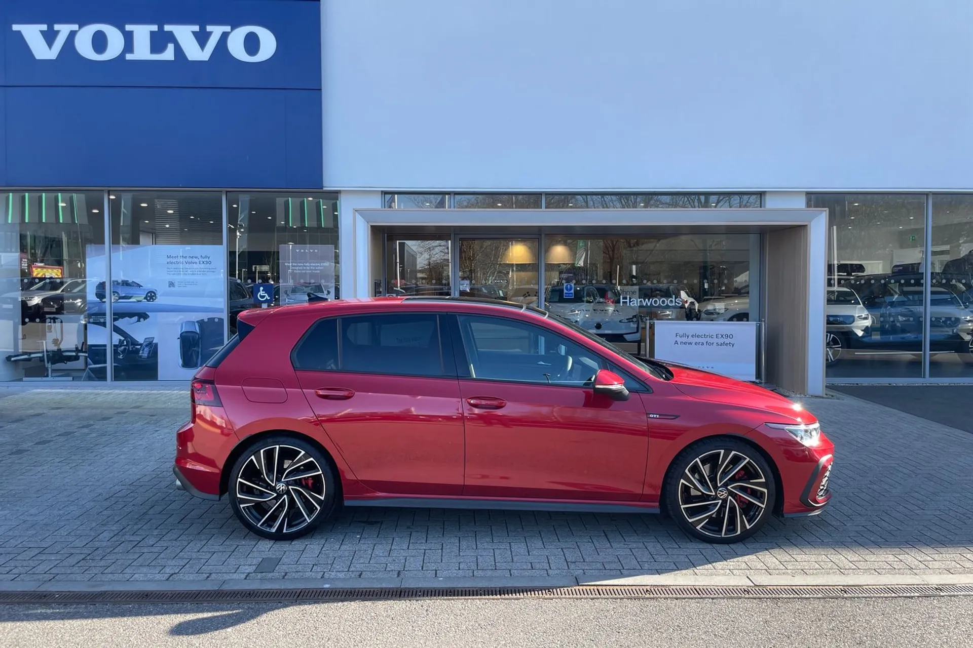 VOLKSWAGEN GOLF thumbnail image number 2