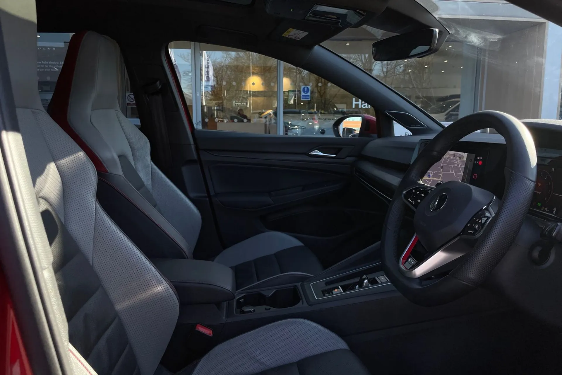 VOLKSWAGEN GOLF thumbnail image number 25