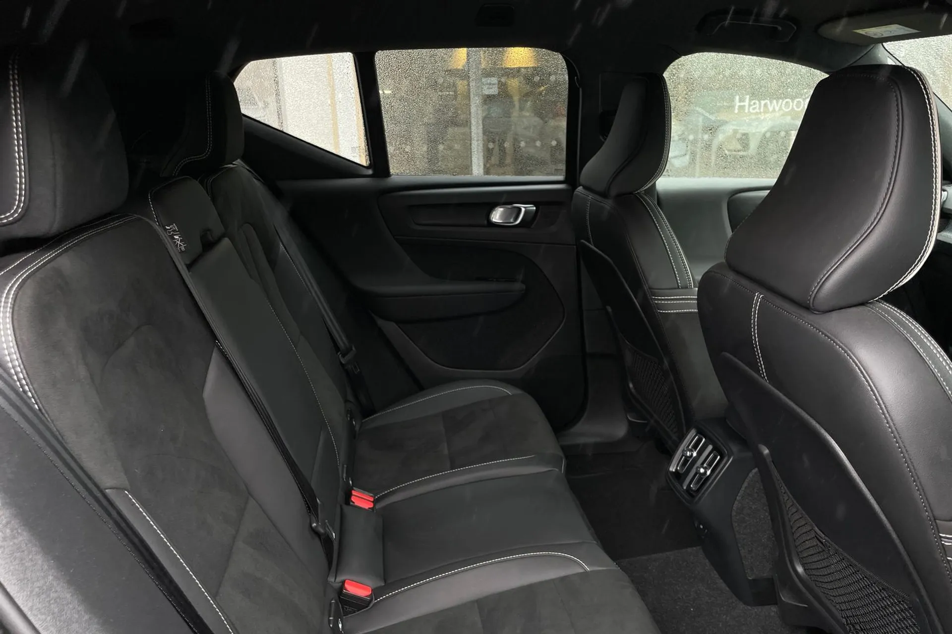 Volvo XC40 thumbnail image number 22