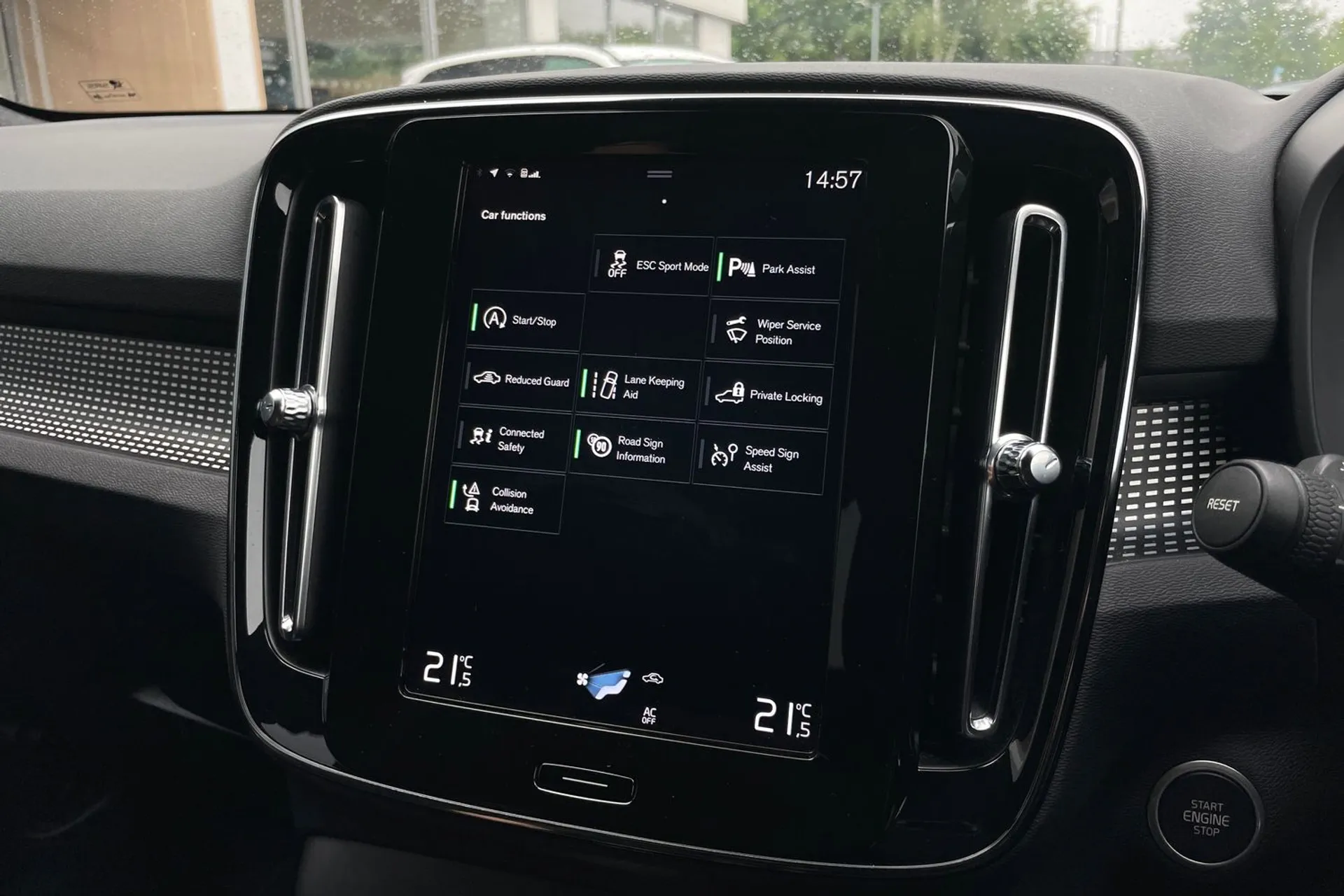Volvo XC40 thumbnail image number 40