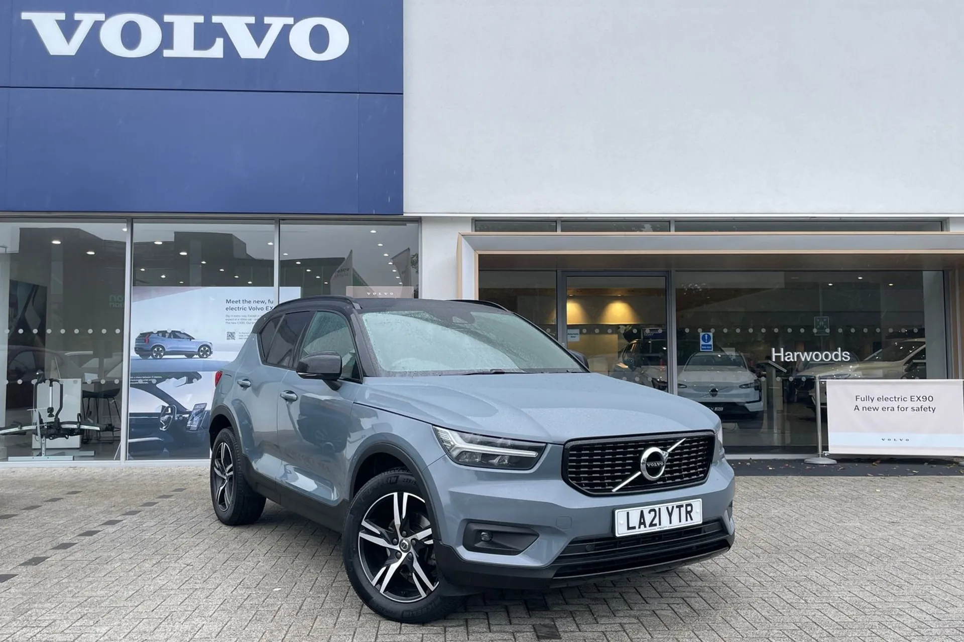 Volvo XC40 focused image